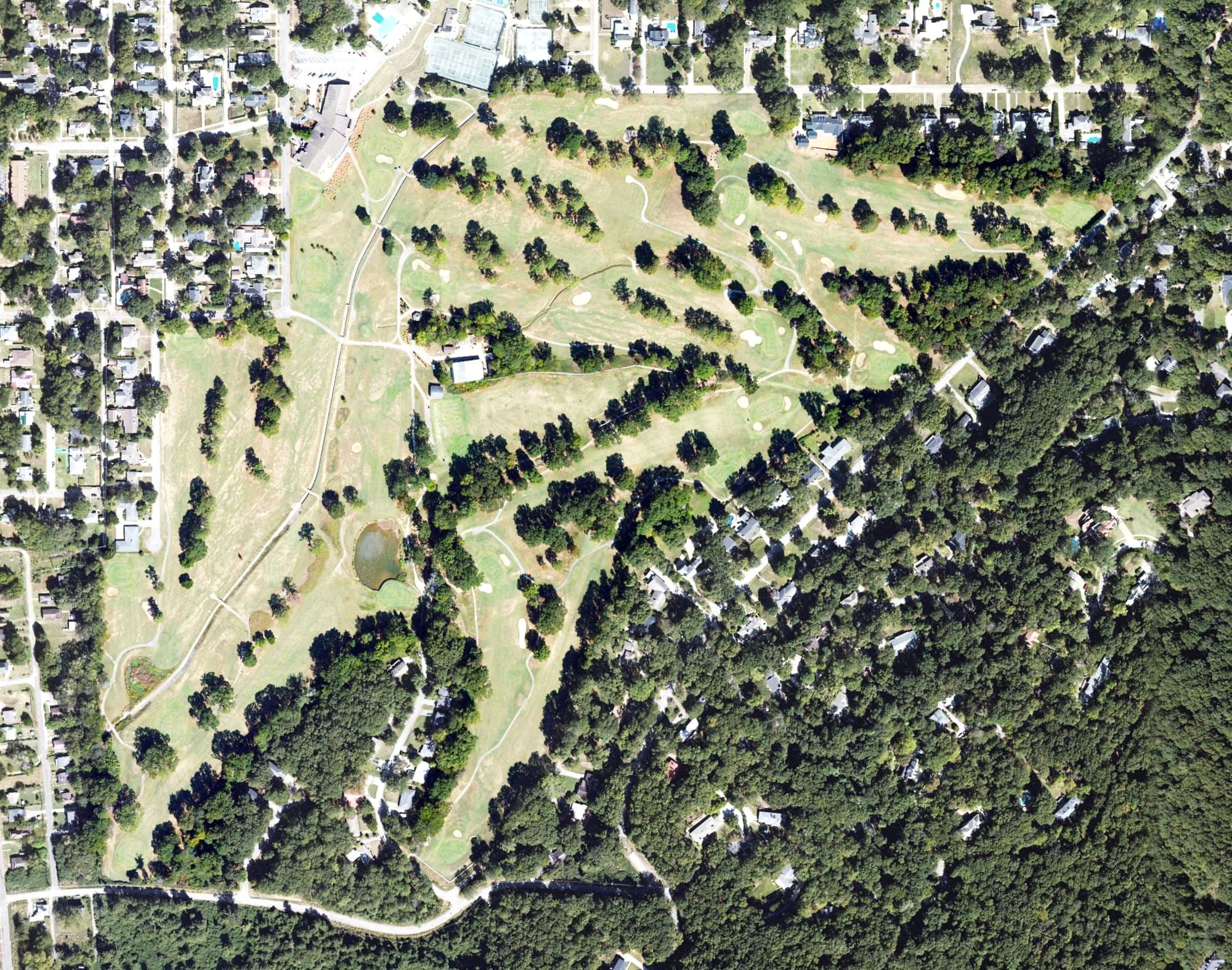 Aerial view of Anniston Country Club, AL, with its hole routing marked