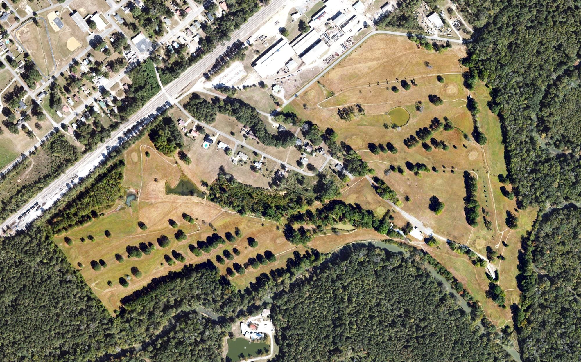 Aerial view of Attalla Country Club, AL, with its hole routing marked