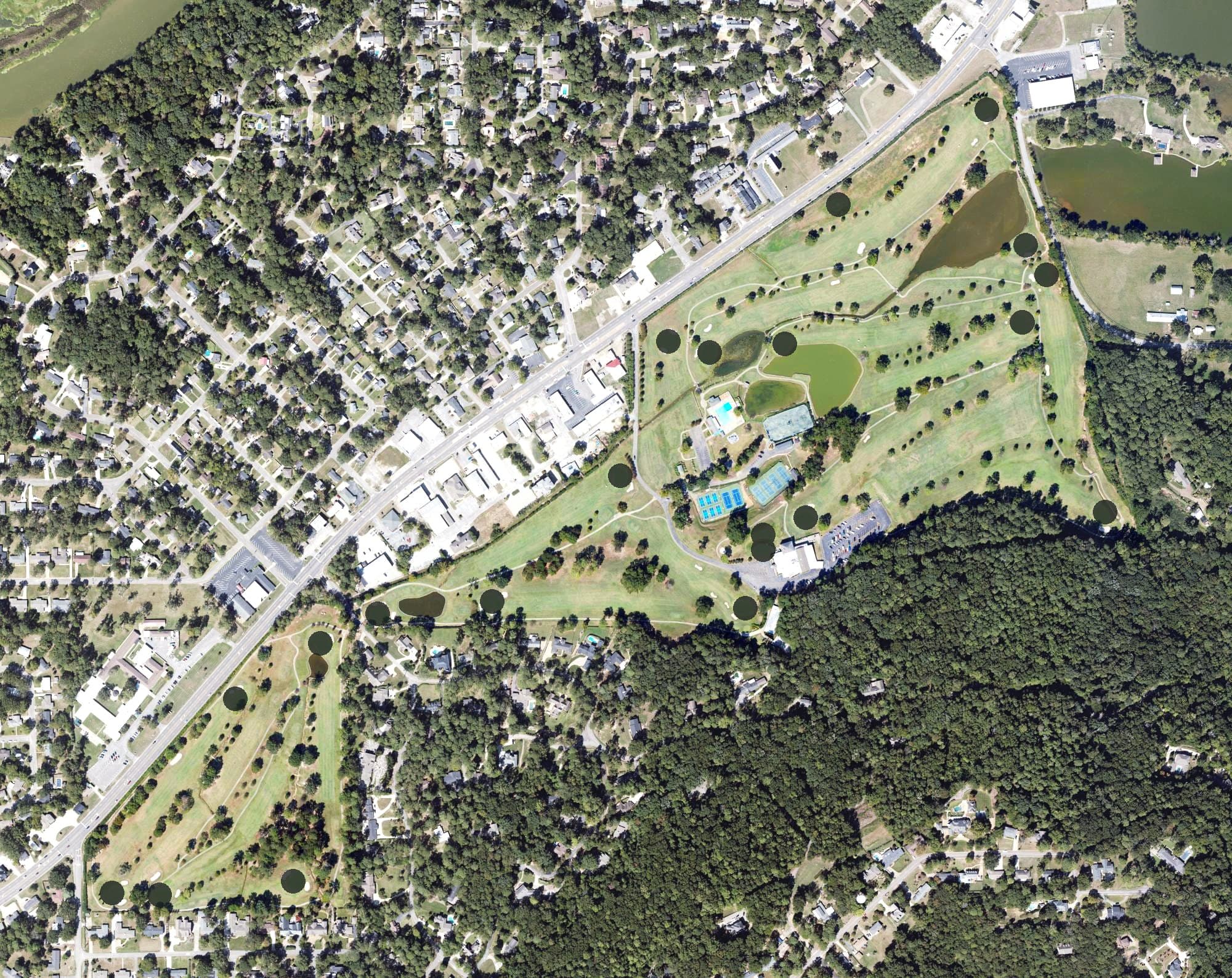 Aerial view of Gadsden Country Club, AL, with its hole routing marked