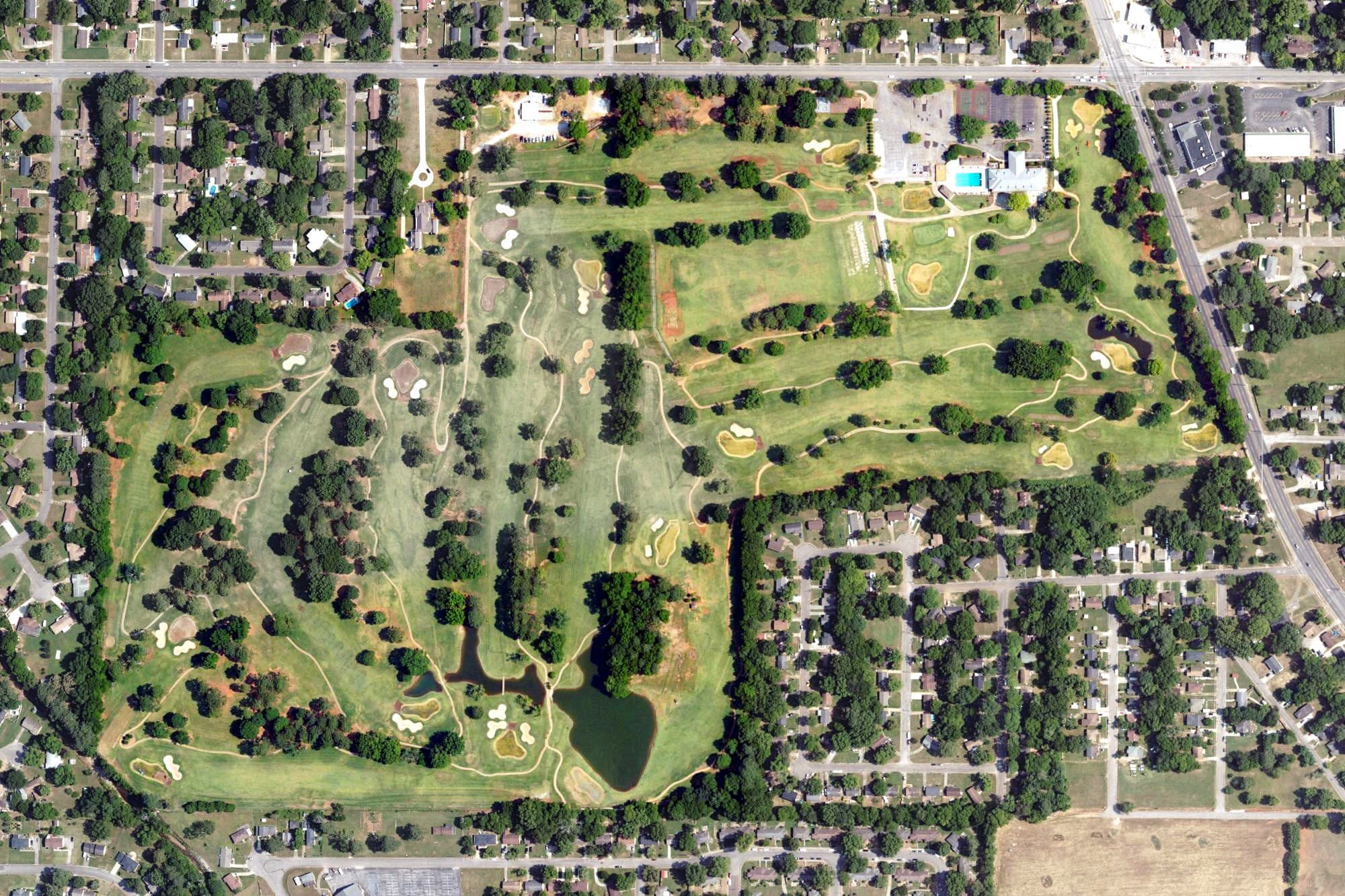 Aerial view of Huntsville Country Club, AL, with its hole routing marked