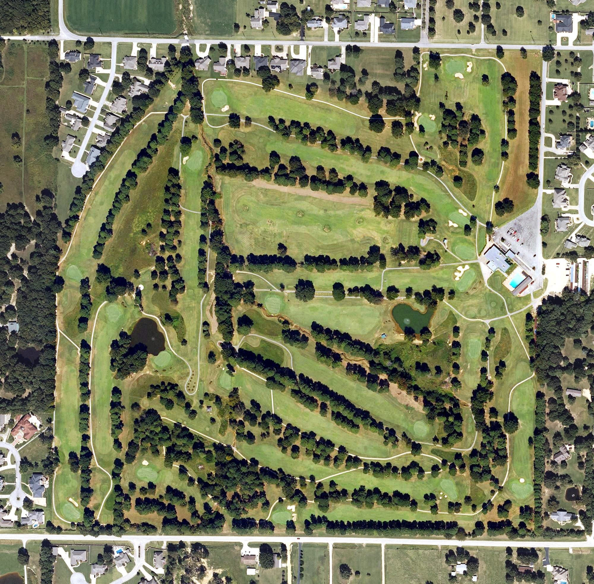 Aerial view of Paragould Country Club, AR, with its hole routing marked