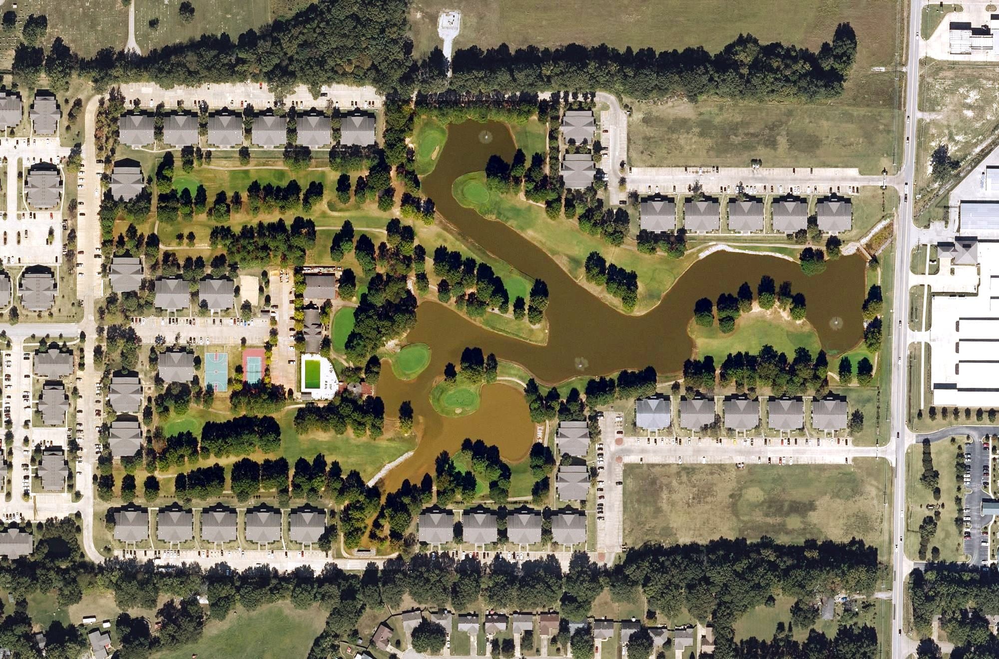 Aerial view of The Links at Jonesboro Golf & Athletic Club, AR, with its hole routing marked
