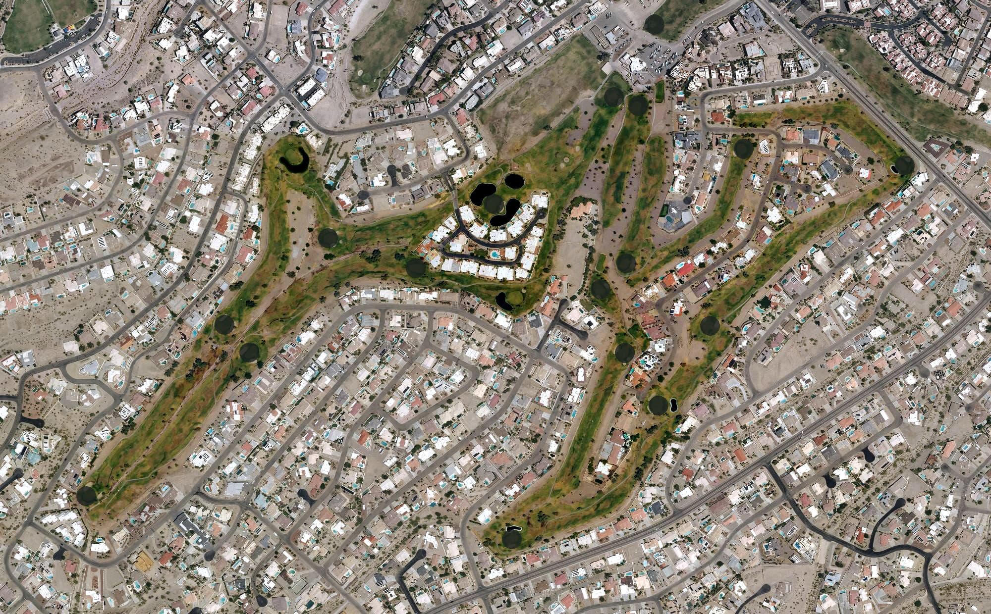 Aerial view of Lake Havasu Golf Course, AZ, with its hole routing marked