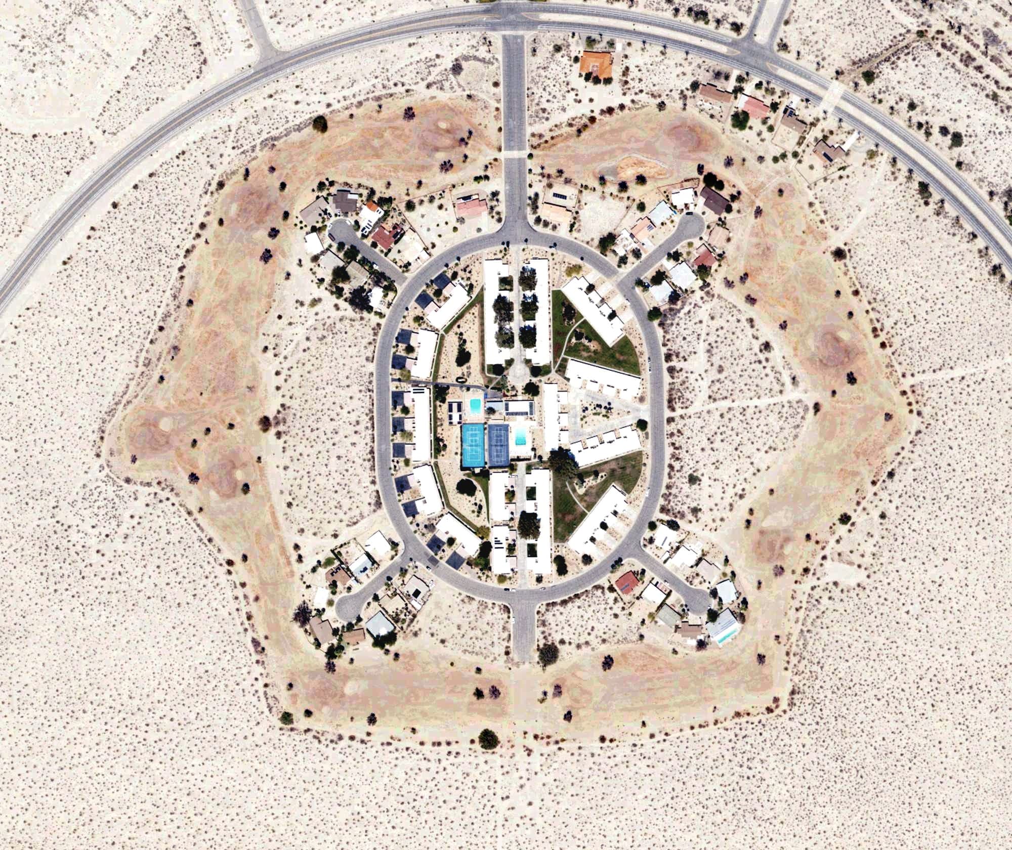 Aerial view of Club Circle Golf Course, CA, with its hole routing marked