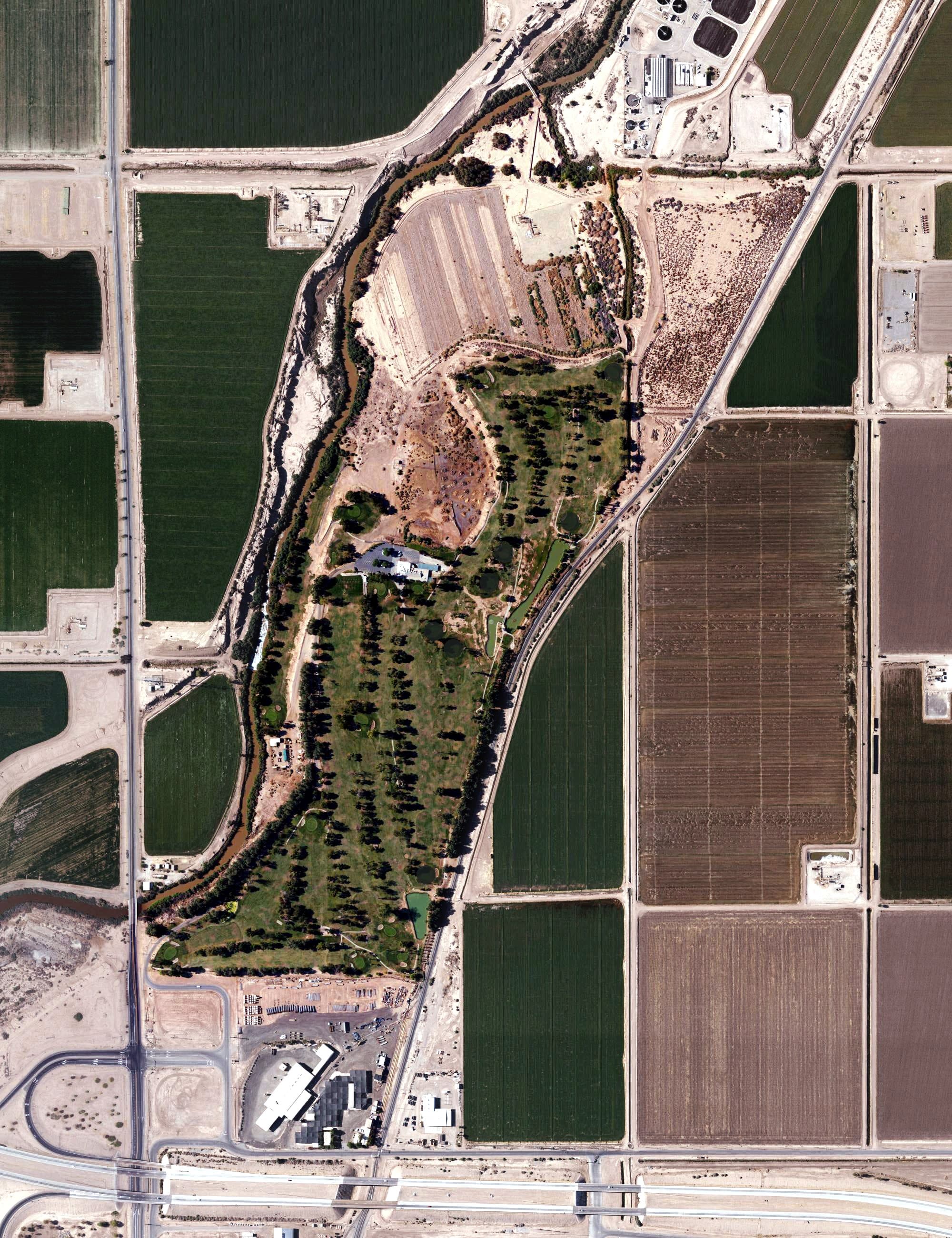 Aerial view of del Rio Country Club, CA, with its hole routing marked