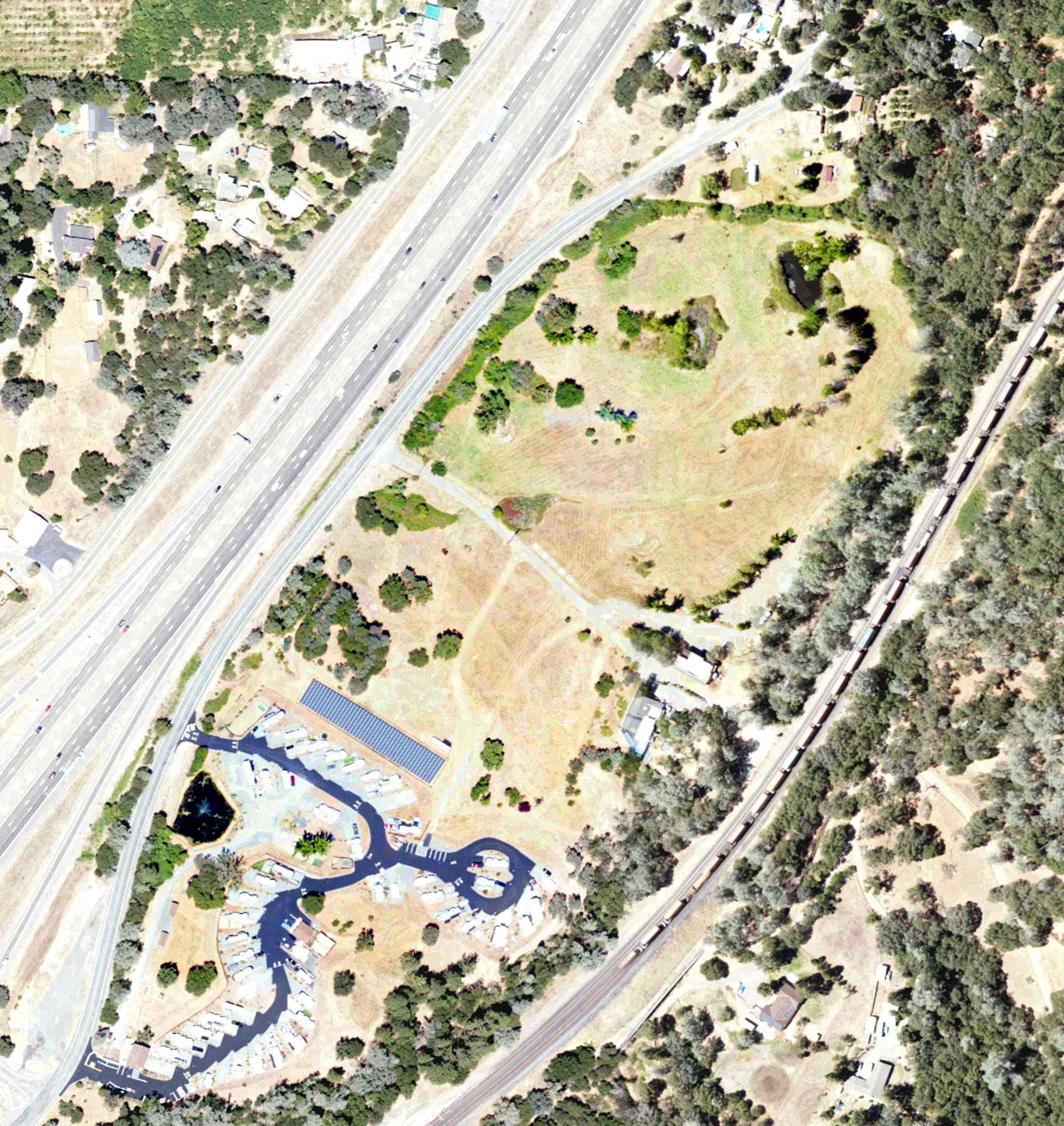Aerial view of Gator Creek Golf, CA, with its hole routing marked