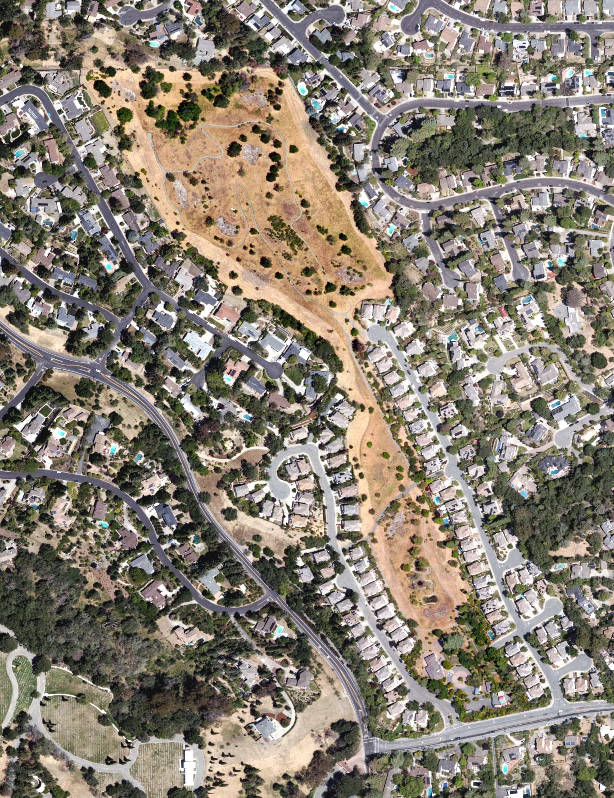 Aerial view of Grayson Woods Golf Course, CA, with its hole routing marked