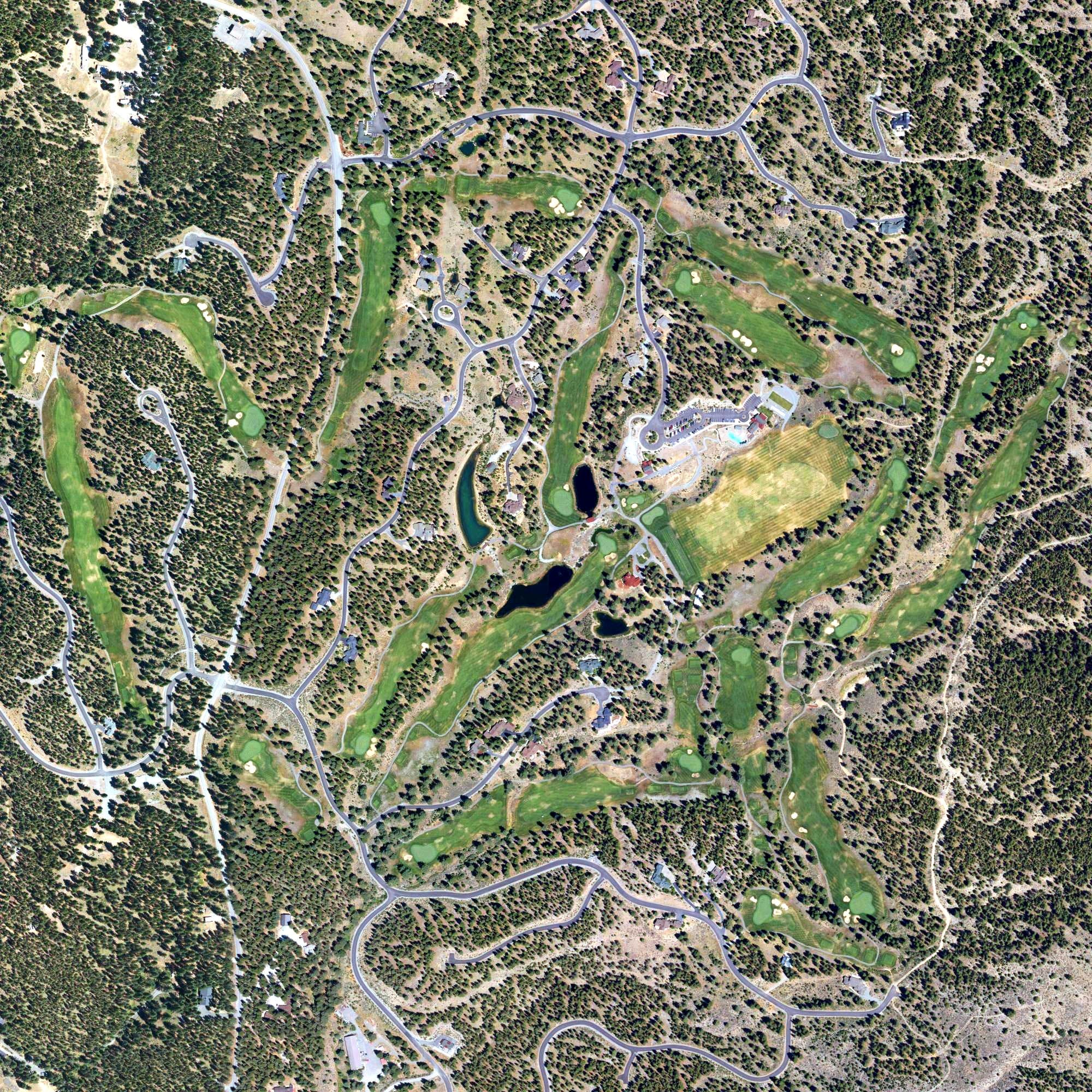 Aerial view of Grizzly Ranch Club, CA, with its hole routing marked