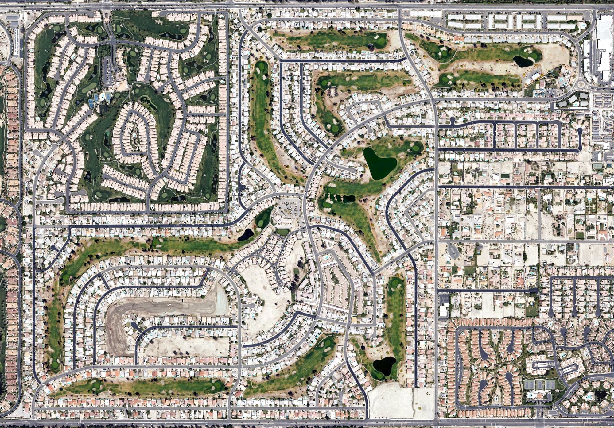 Aerial view of Palm Desert Country Club, CA, with its hole routing marked