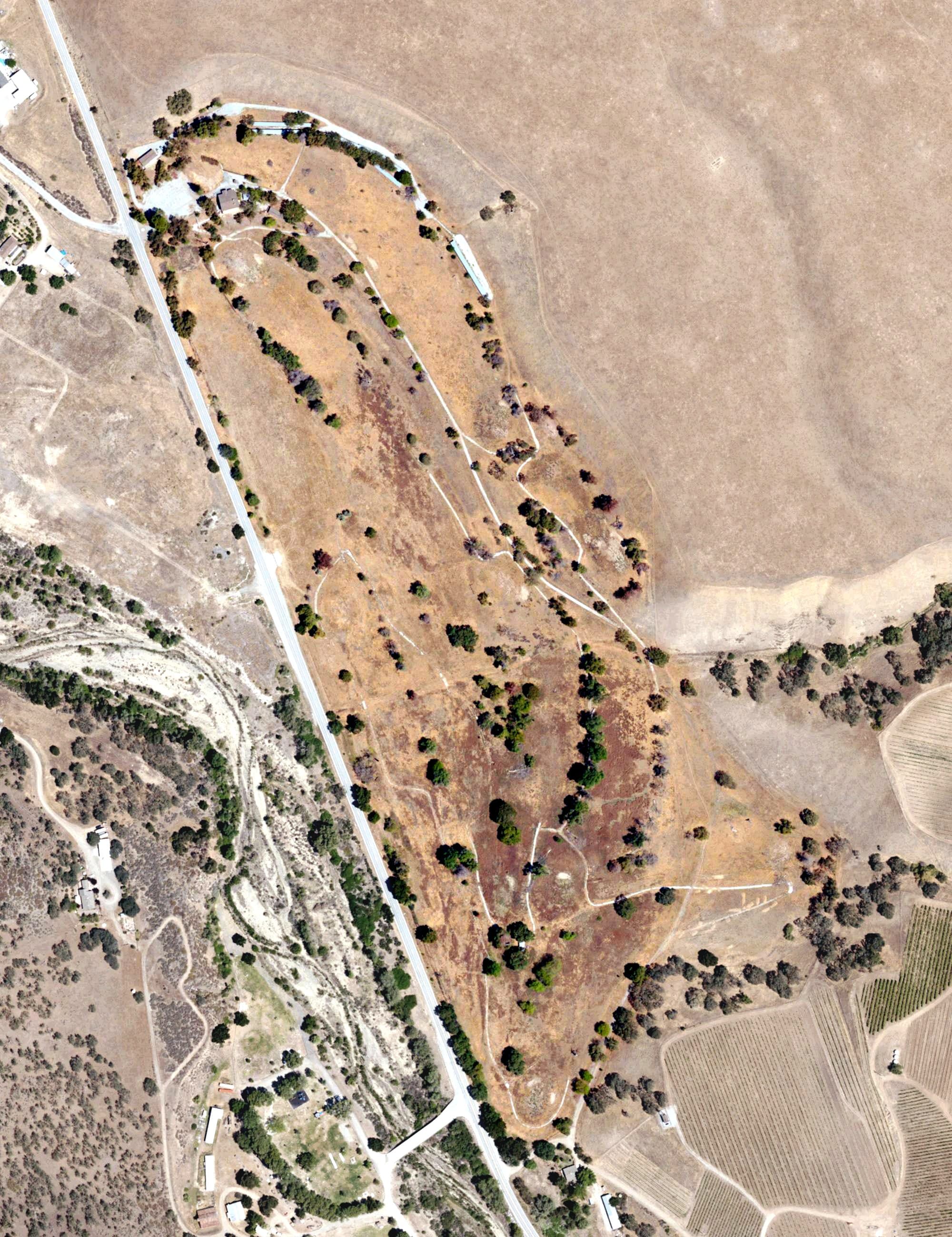 Aerial view of Pinnacle Hills Golf Club, CA, with its hole routing marked