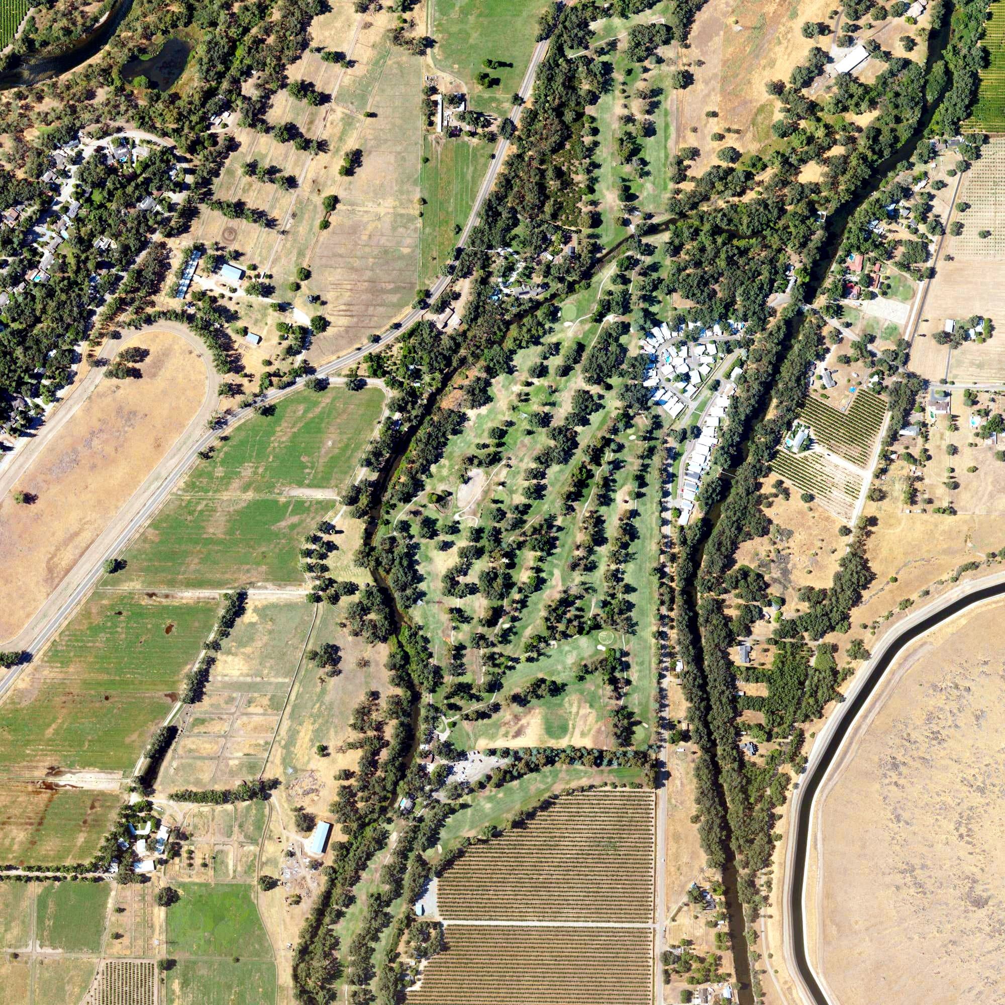 Aerial view of Sherwood Forest Golf Club, CA, with its hole routing marked