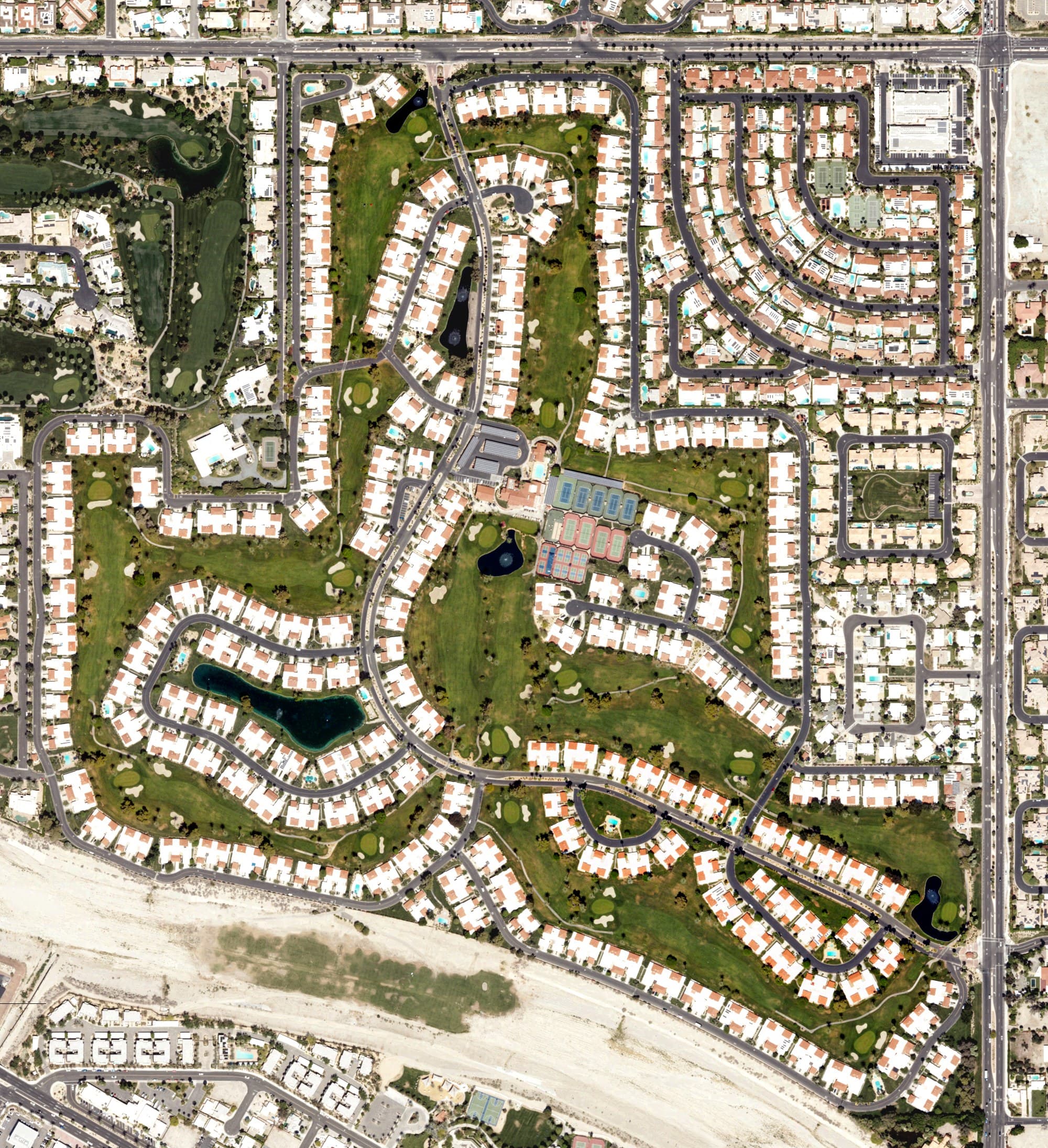 Aerial view of Sunrise Country Club, CA, with its hole routing marked