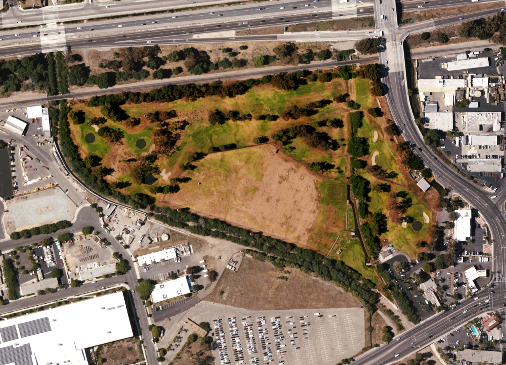 Aerial view of Twin Lakes Golf Course, CA, with its hole routing marked