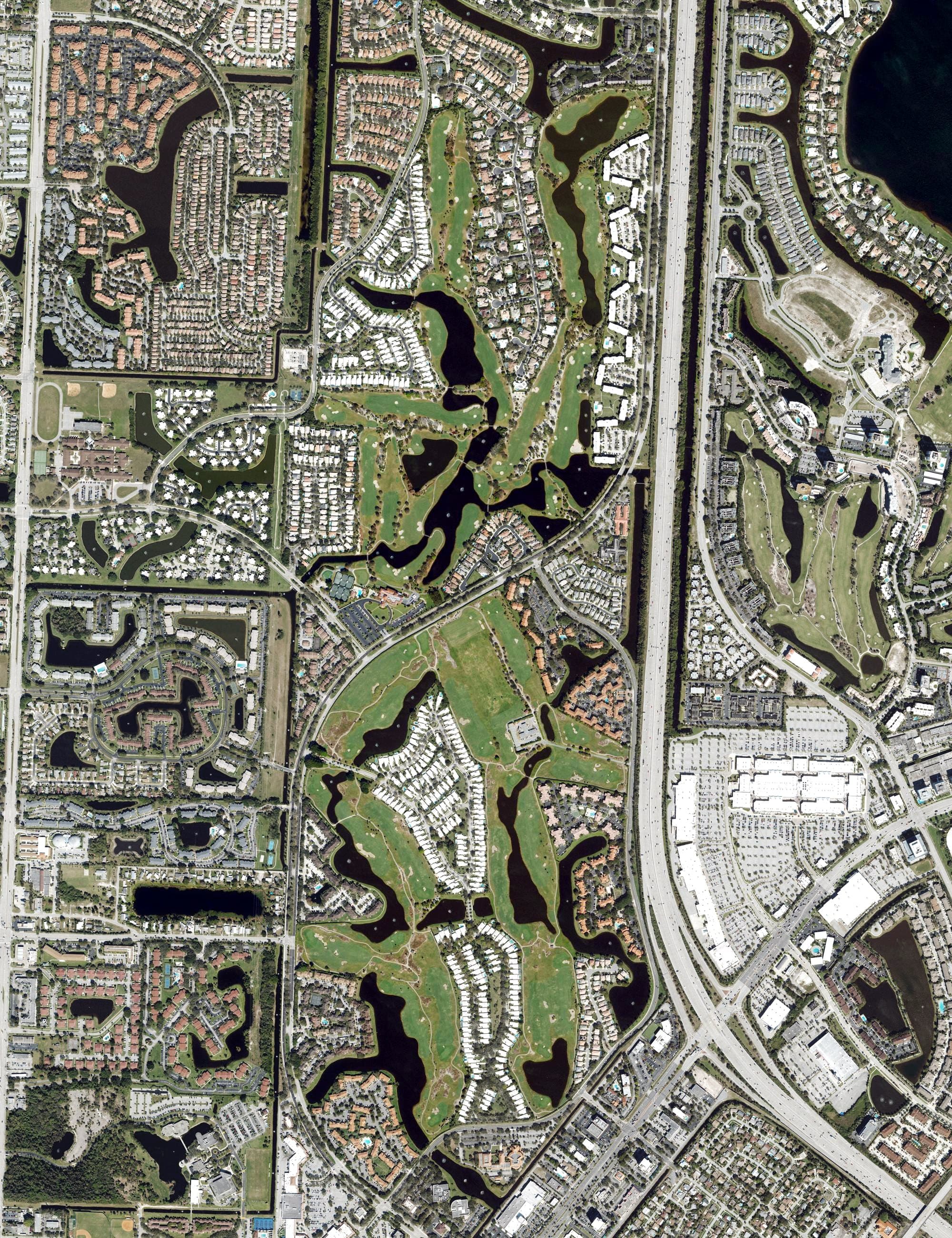 Aerial view of Bear Lakes Country Club, FL, with its hole routing marked