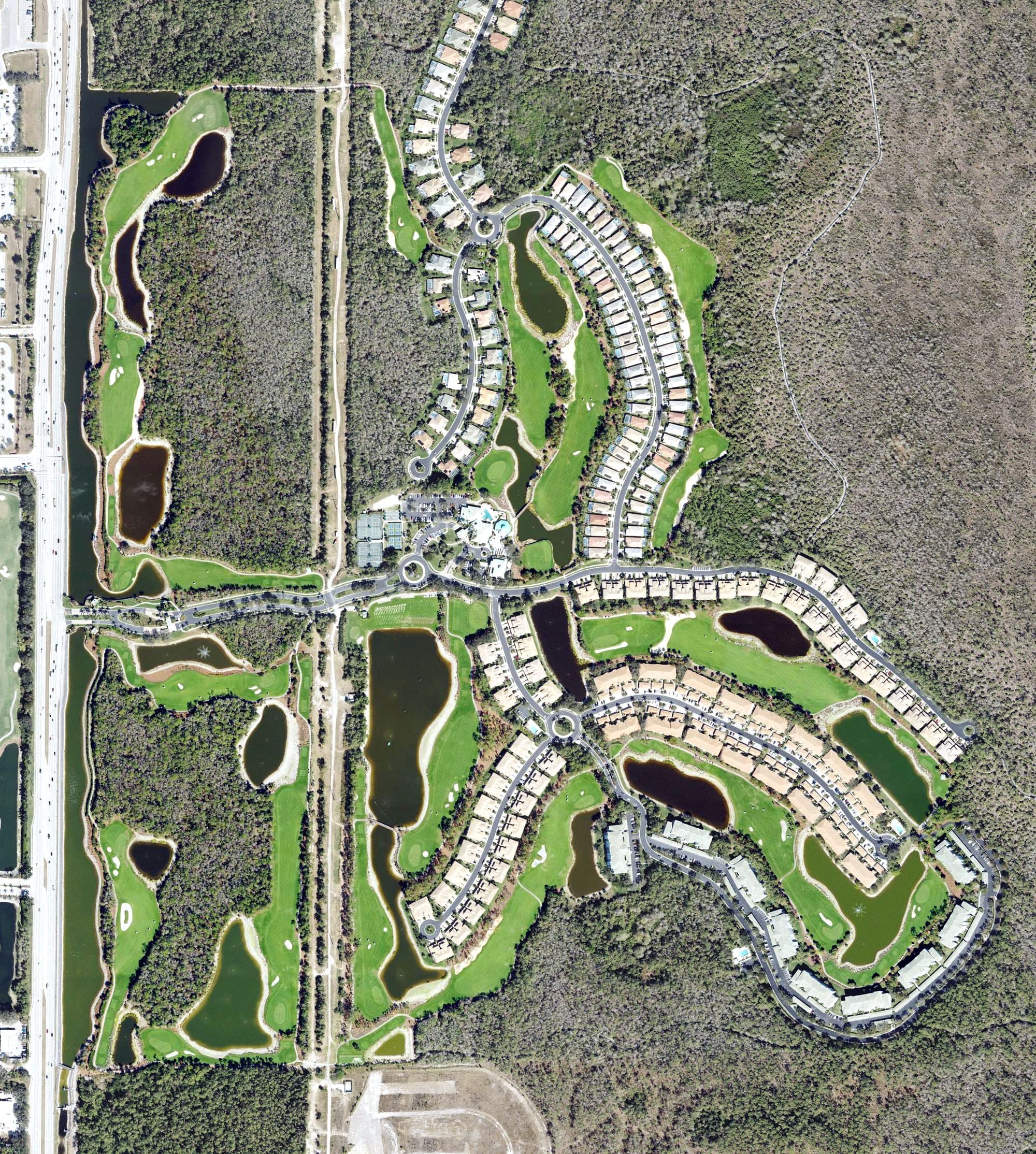 Aerial view of Forest Glen Golf & Country Club, FL, with its hole routing marked