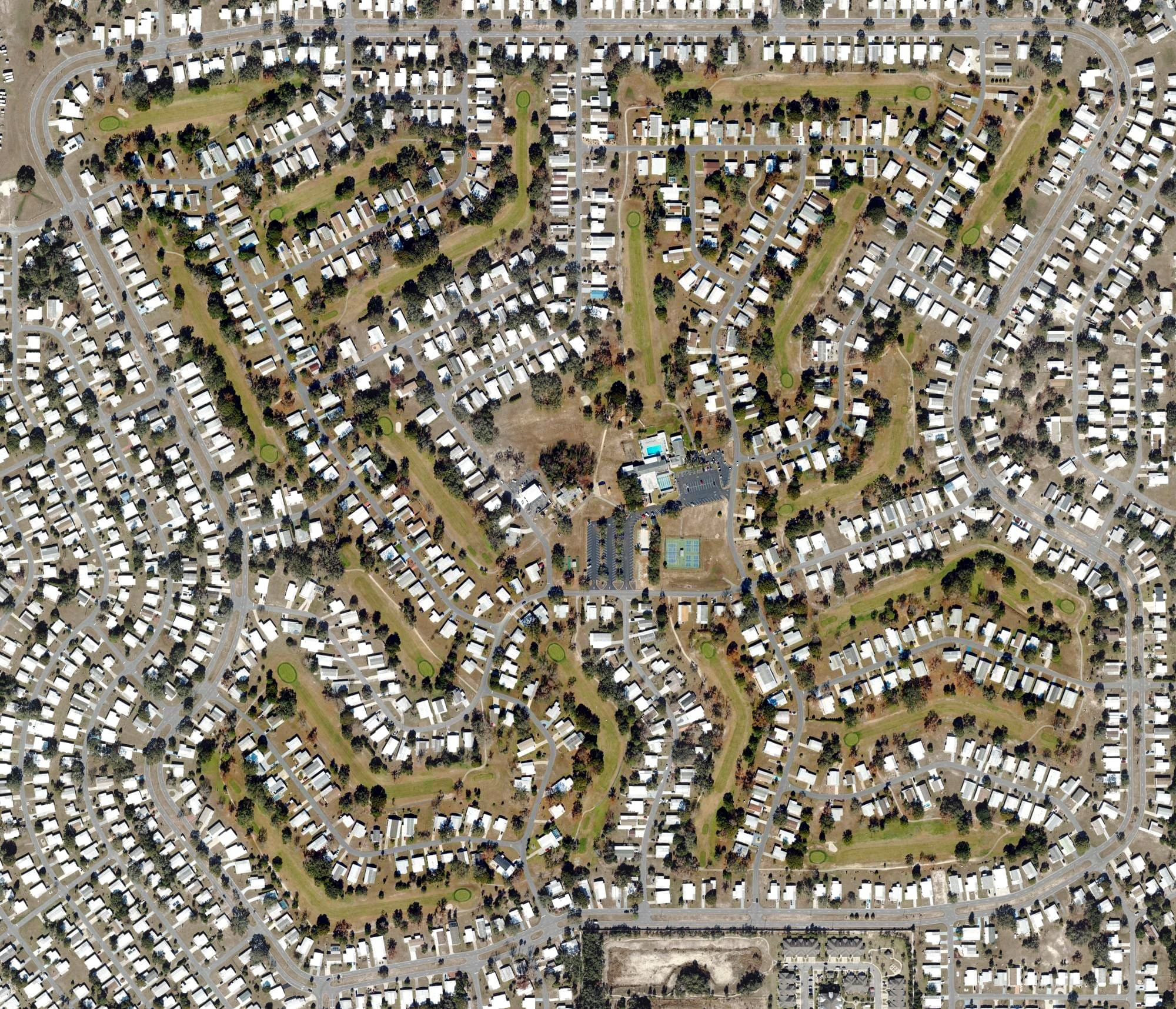 Aerial view of High Point Golf Club, FL, with its hole routing marked