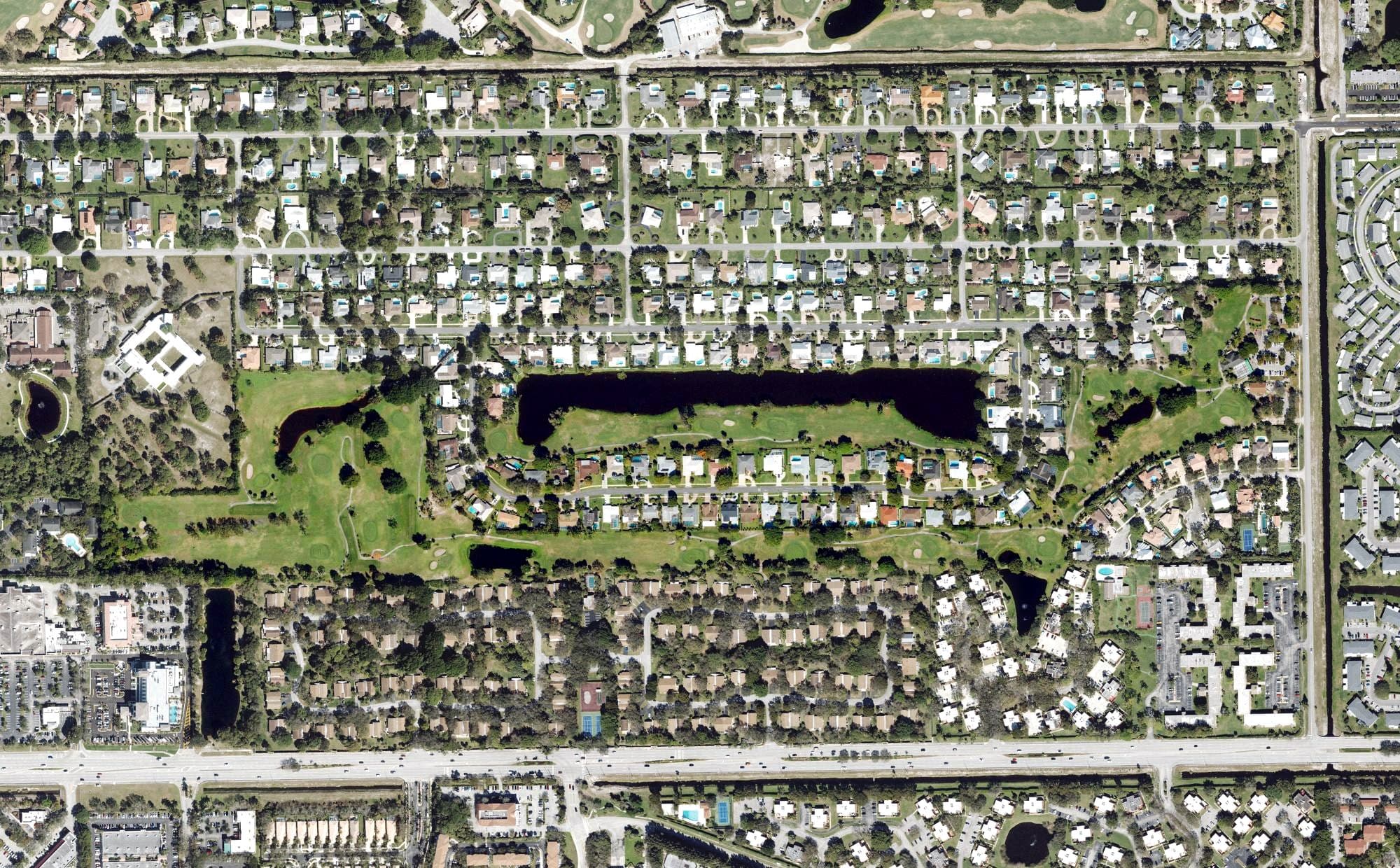 Aerial view of Lakeview Golf Club, FL, with its hole routing marked