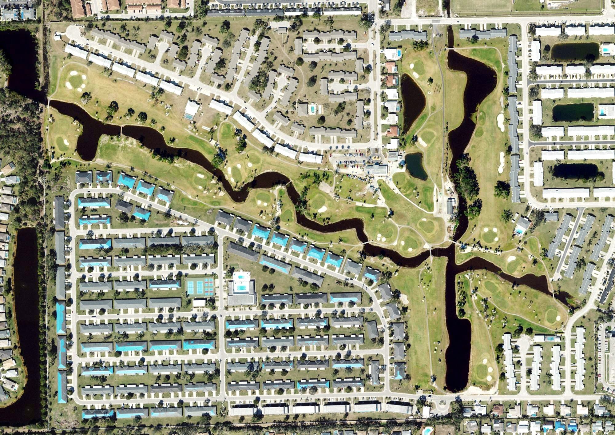Aerial view of Myerlee Country Club, FL, with its hole routing marked