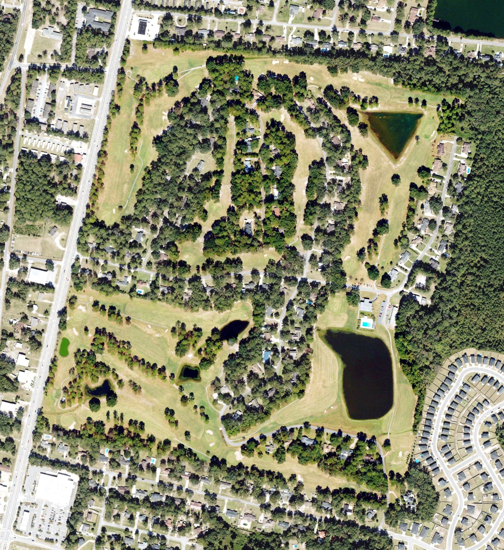 Aerial view of Cherokee Rose Country Club, GA, with its hole routing marked