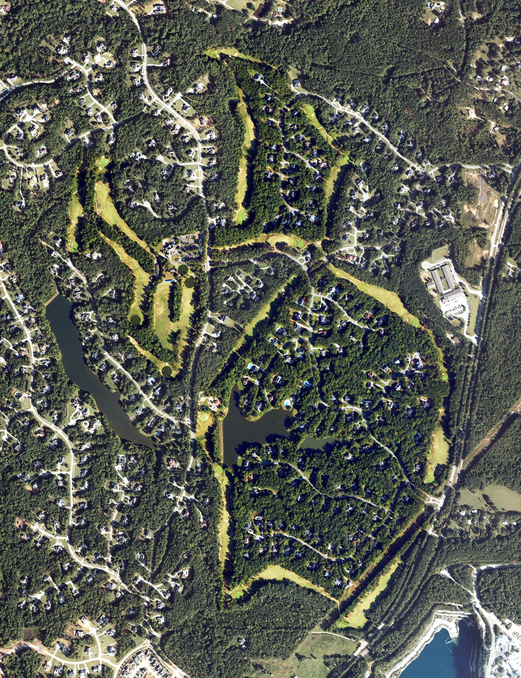 Aerial view of Coweta Club, GA, with its hole routing marked