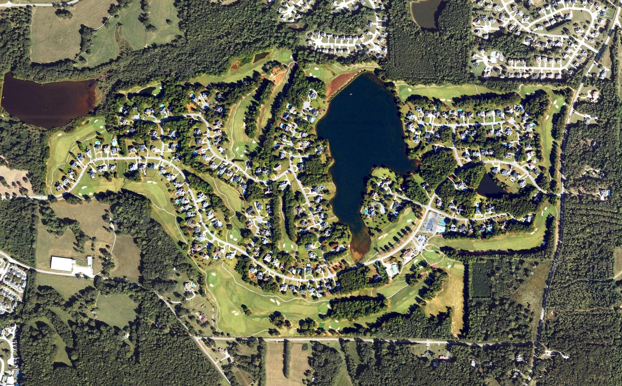 Aerial view of Oak Mountain Golf Club, GA, with its hole routing marked