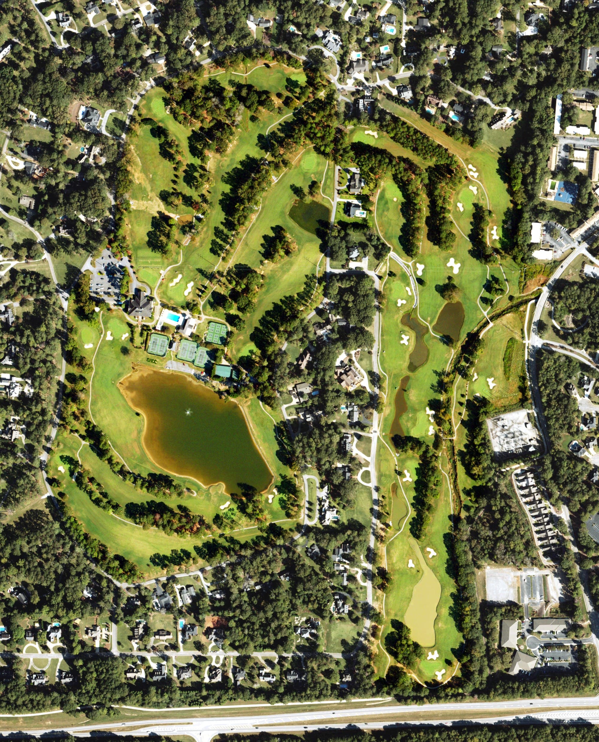 Aerial view of Sunset Hills Country Club, GA, with its hole routing marked