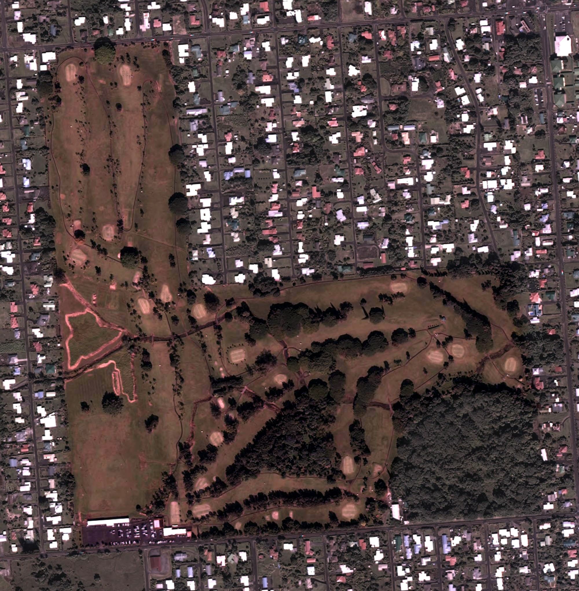 Aerial view of Hilo Municipal Golf Course, HI, with its hole routing marked