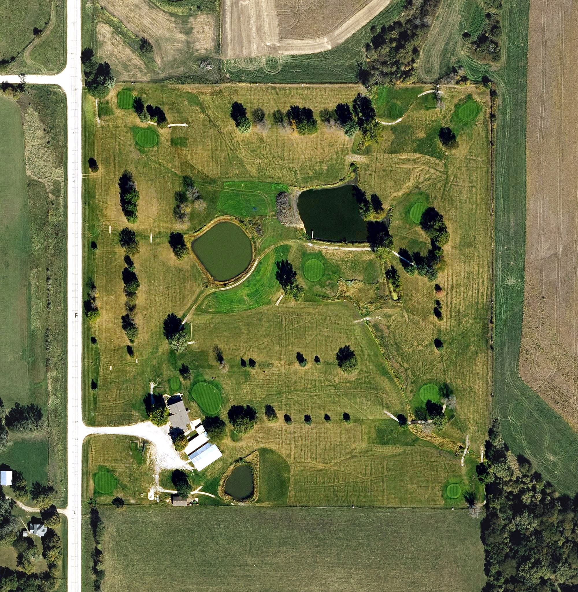 Aerial view of Bedford Golf Course, IA, with its hole routing marked