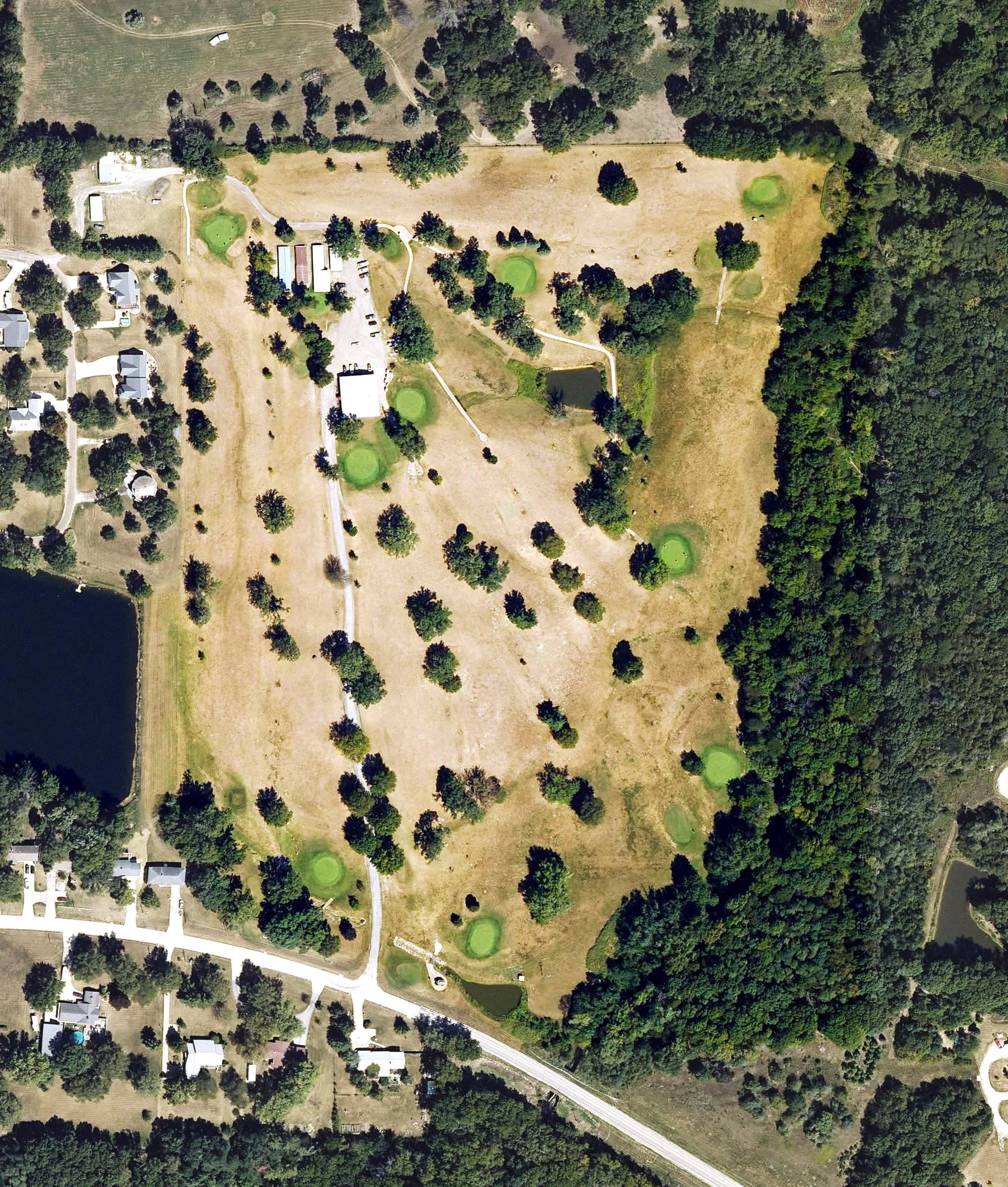Aerial view of Bloomfield Country Club, IA, with its hole routing marked