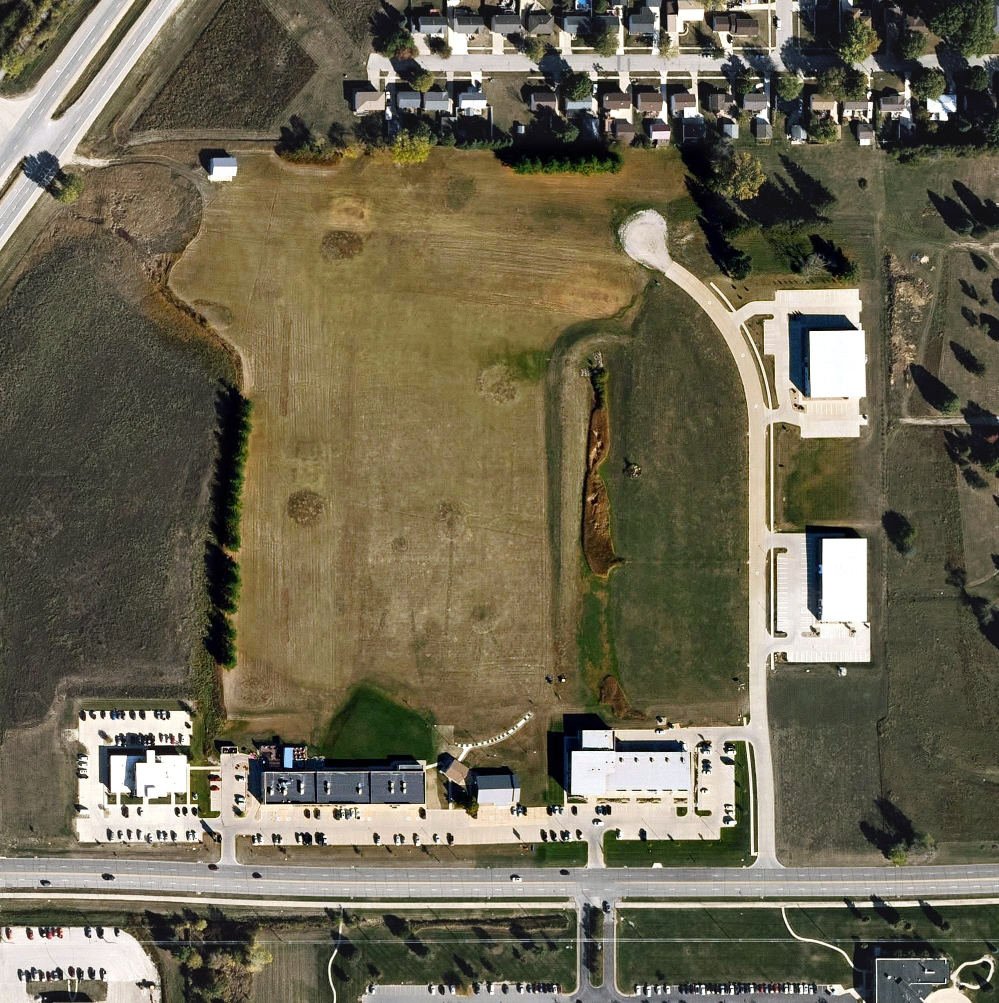Aerial view of Cedar Valley Golf Center, IA, with its hole routing marked