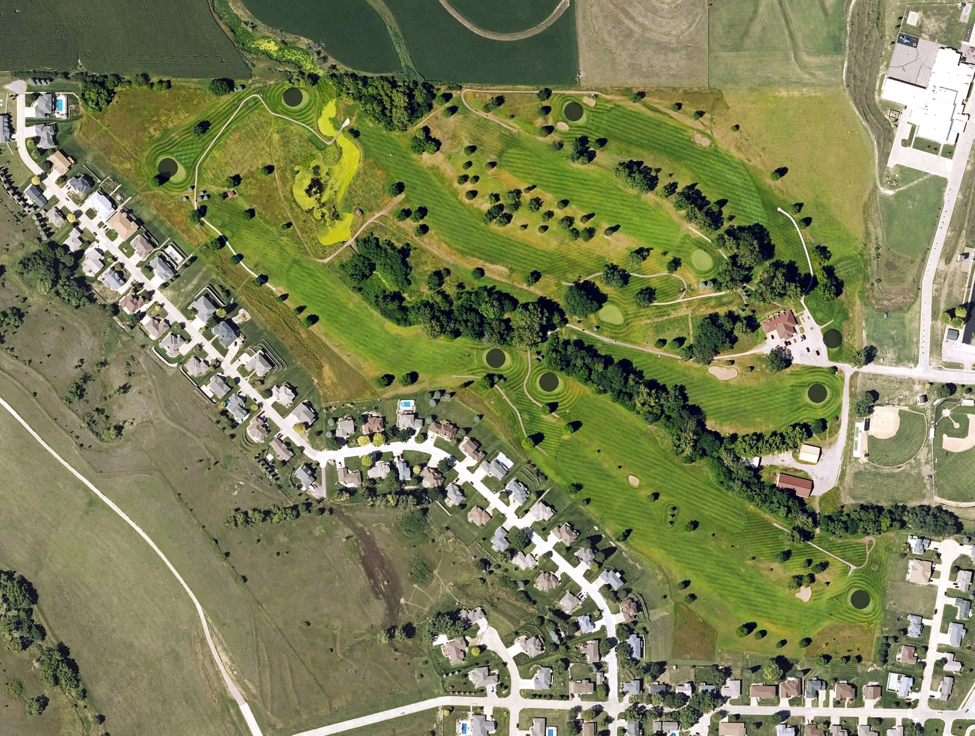 Aerial view of Deer Run Golf Course, IA, with its hole routing marked