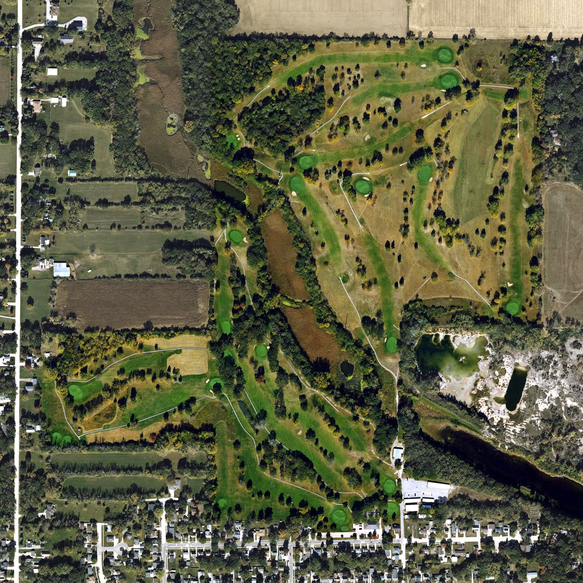 Aerial view of Highland Park Golf Course, IA, with its hole routing marked