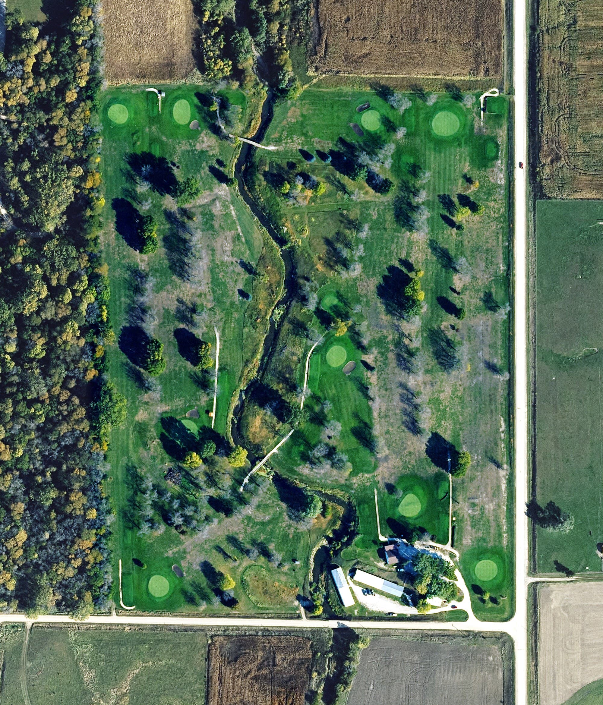 Aerial view of Lakeside Golf Course, IA, with its hole routing marked