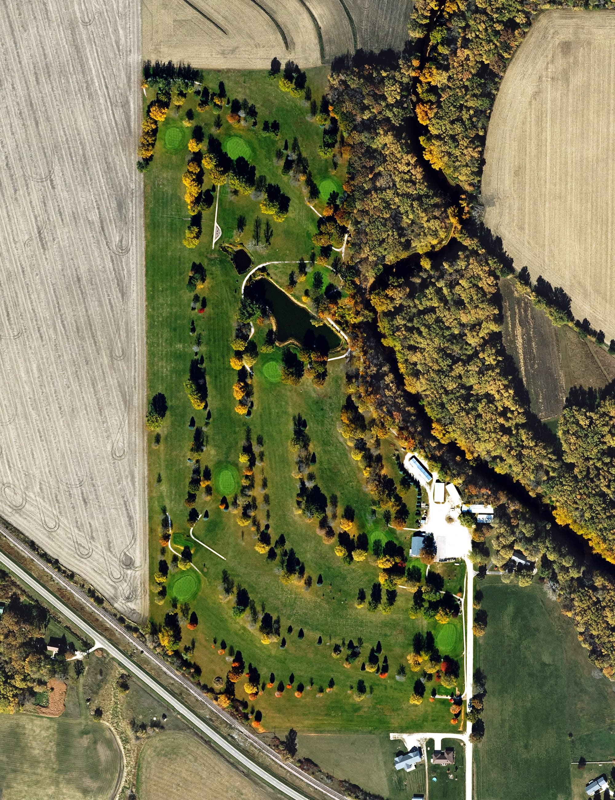 Aerial view of Oak Ridge Golf Course, IA, with its hole routing marked