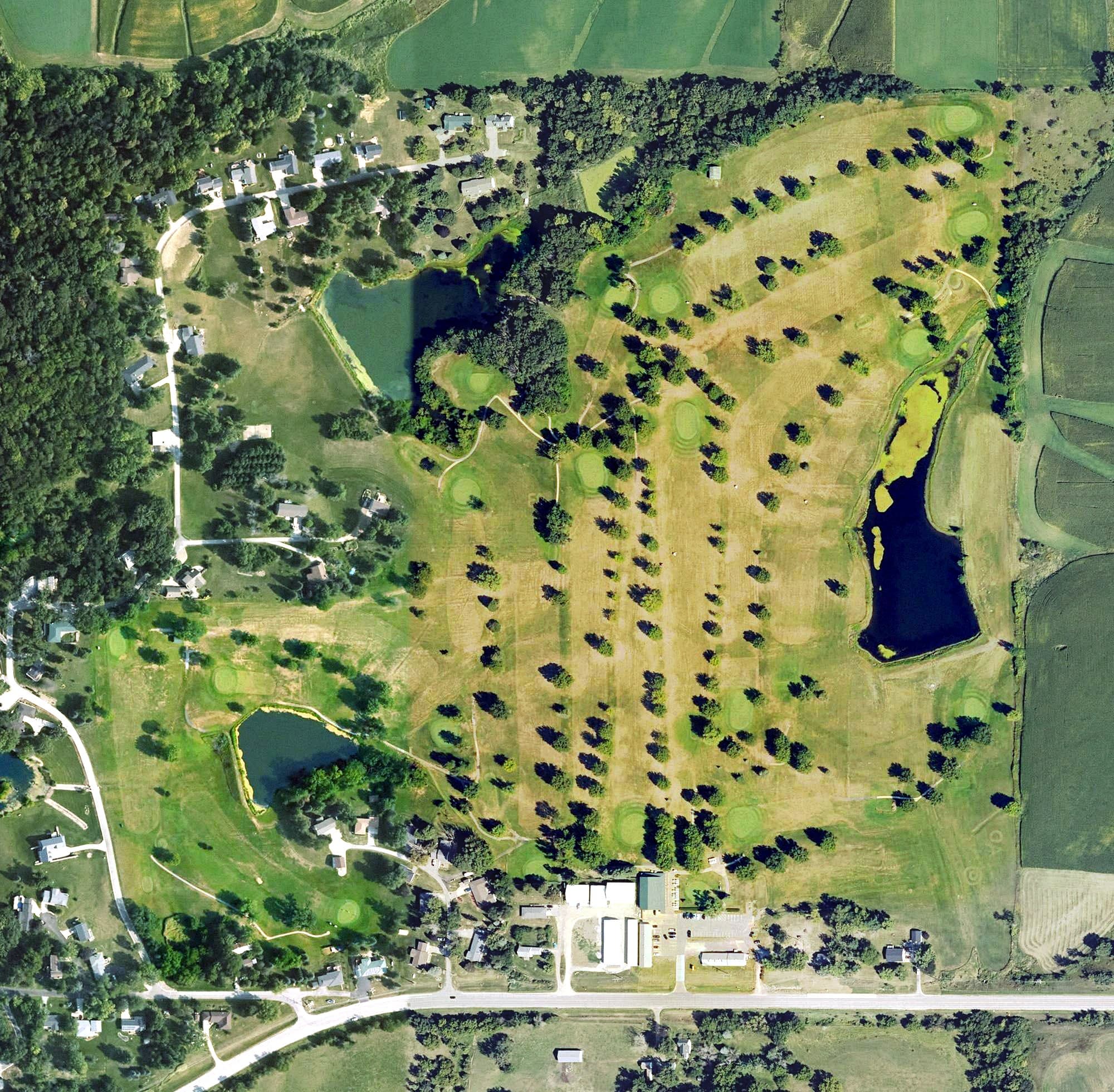 Aerial view of Oakland Acres Golf Club, IA, with its hole routing marked