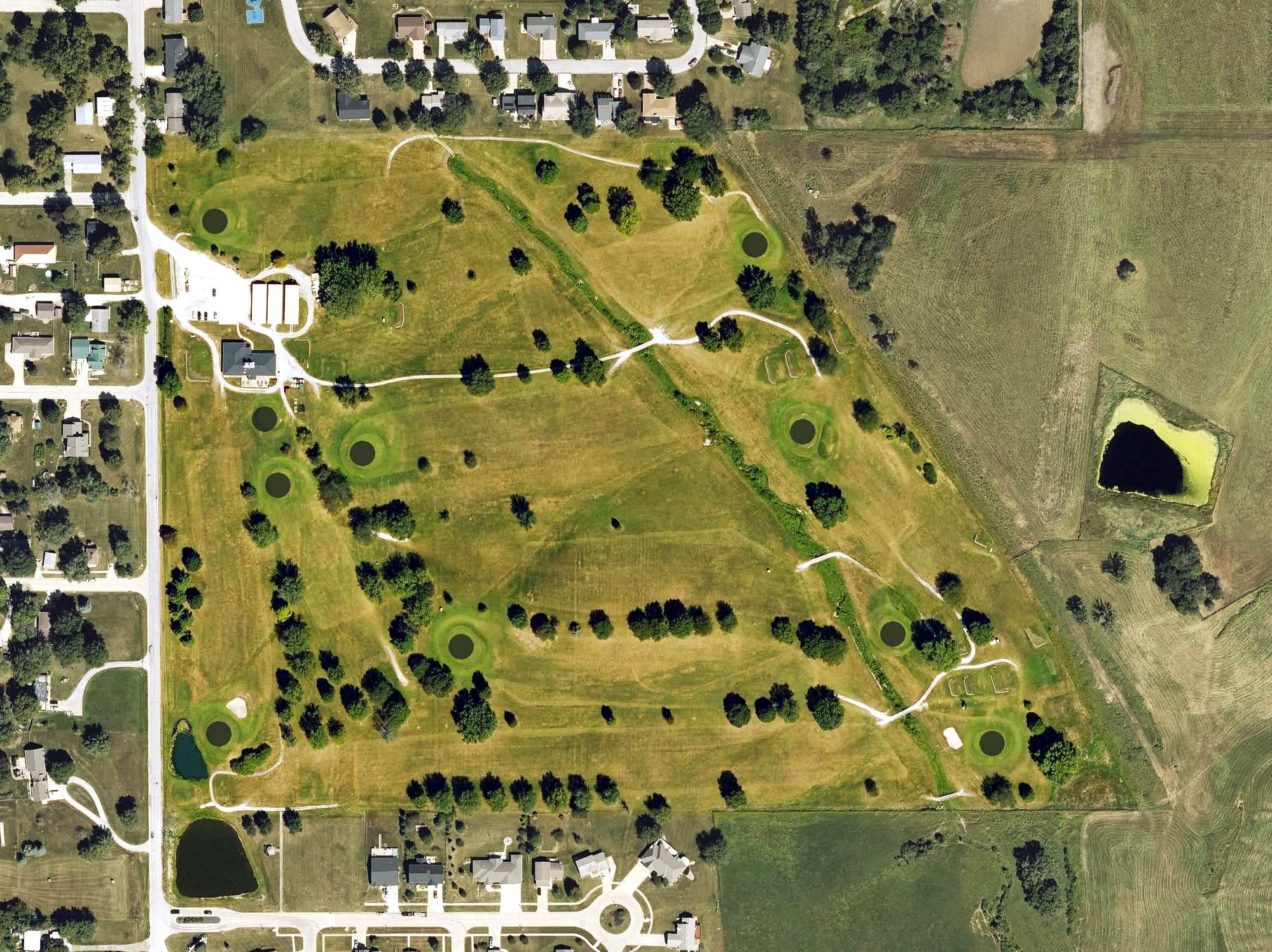 Aerial view of Osceola Municipal Golf Course, IA, with its hole routing marked