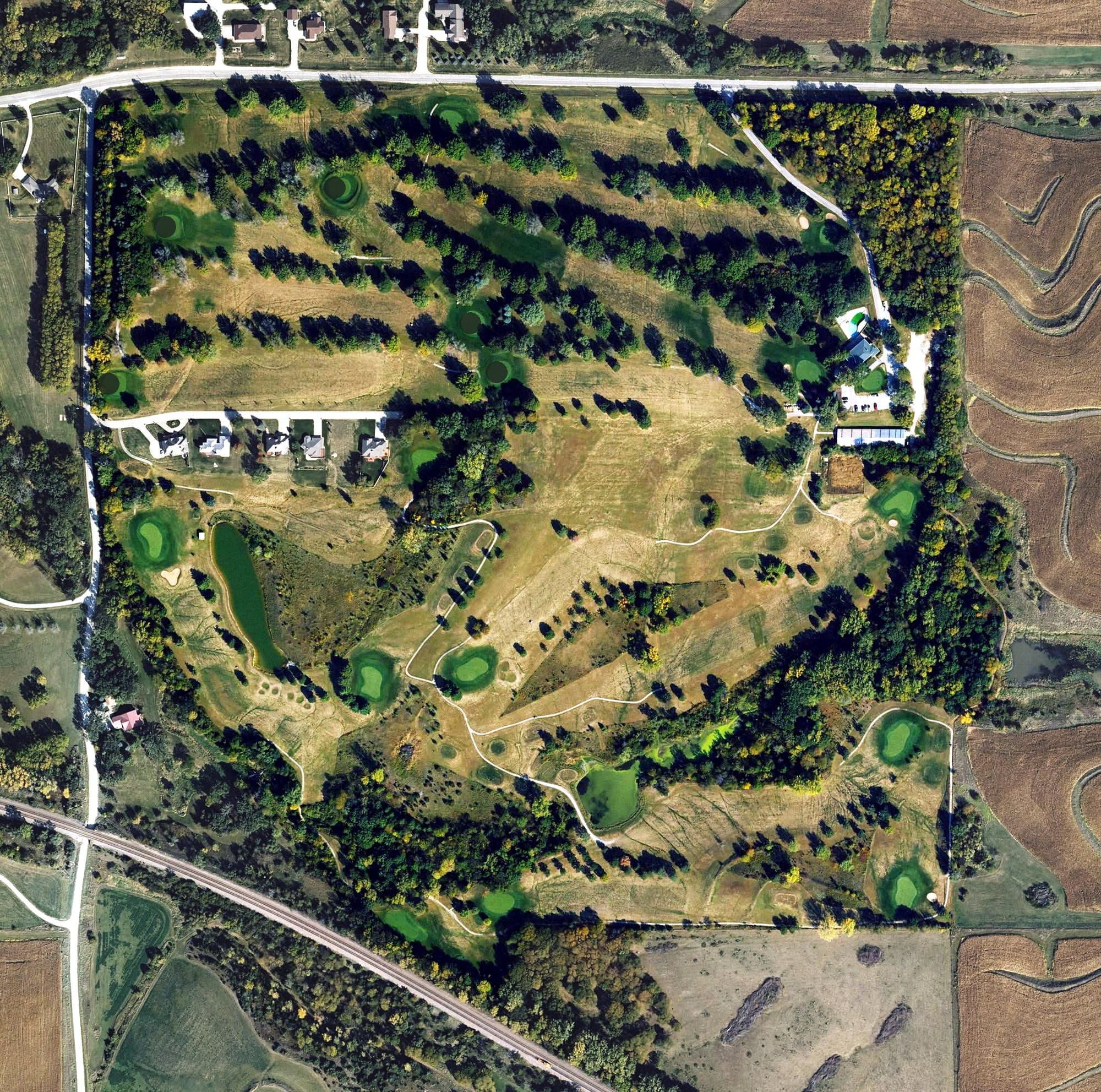 Aerial view of Red Oak Country Club, IA, with its hole routing marked