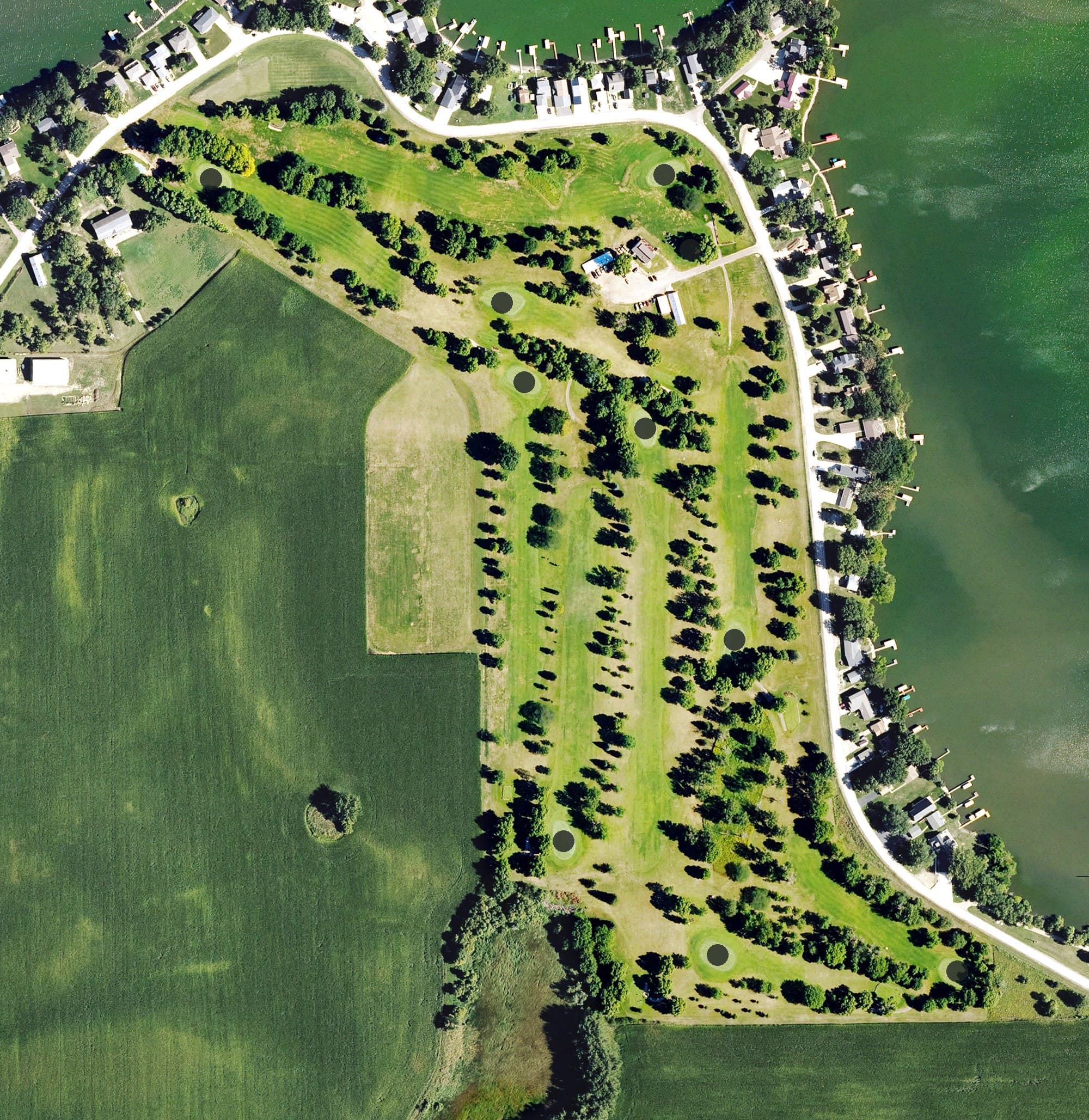 Aerial view of Silver Lake Country Club, IA, with its hole routing marked