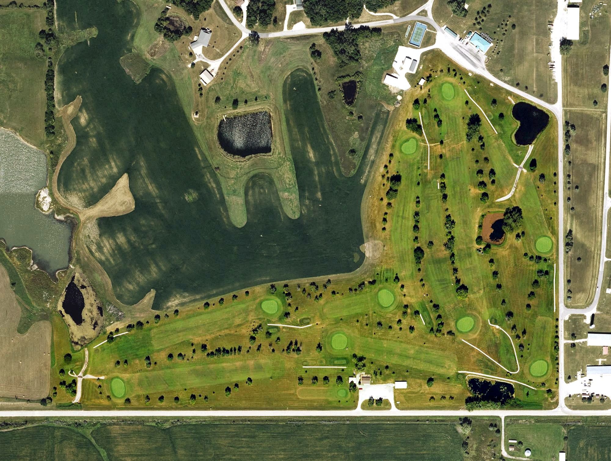 Aerial view of Sun Valley Golf Course, IA, with its hole routing marked