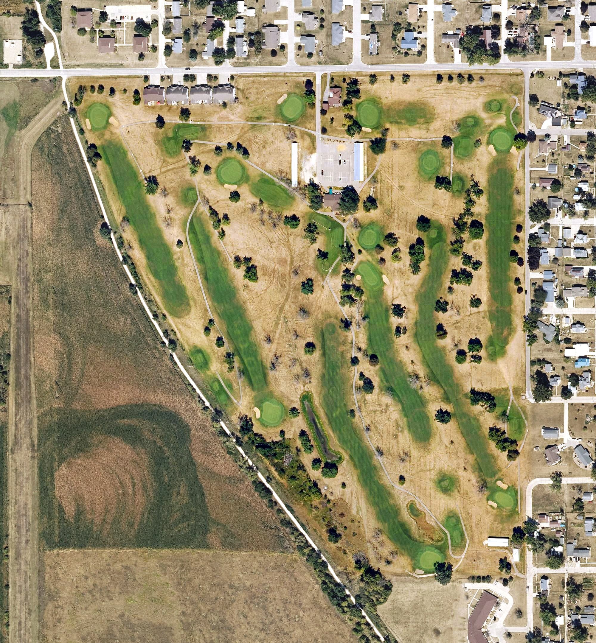 Aerial view of Tama Toledo Country Club, IA, with its hole routing marked