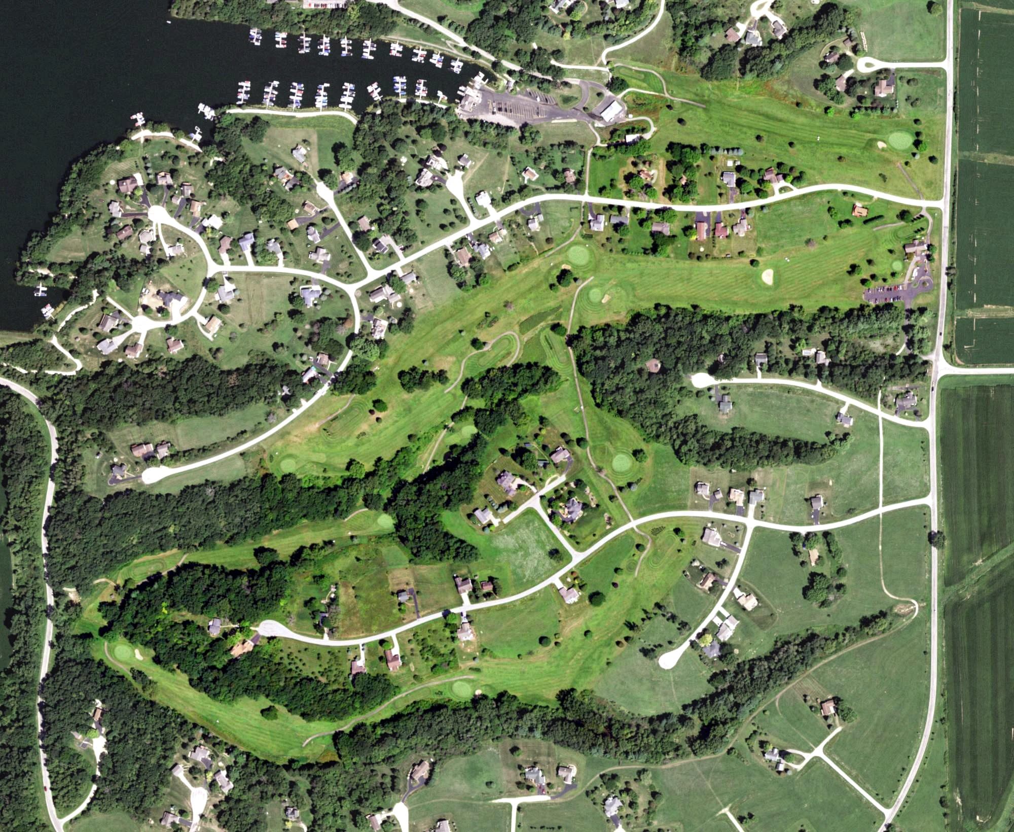 Aerial view of Apple Canyon Lake Golf Course, IL, with its hole routing marked