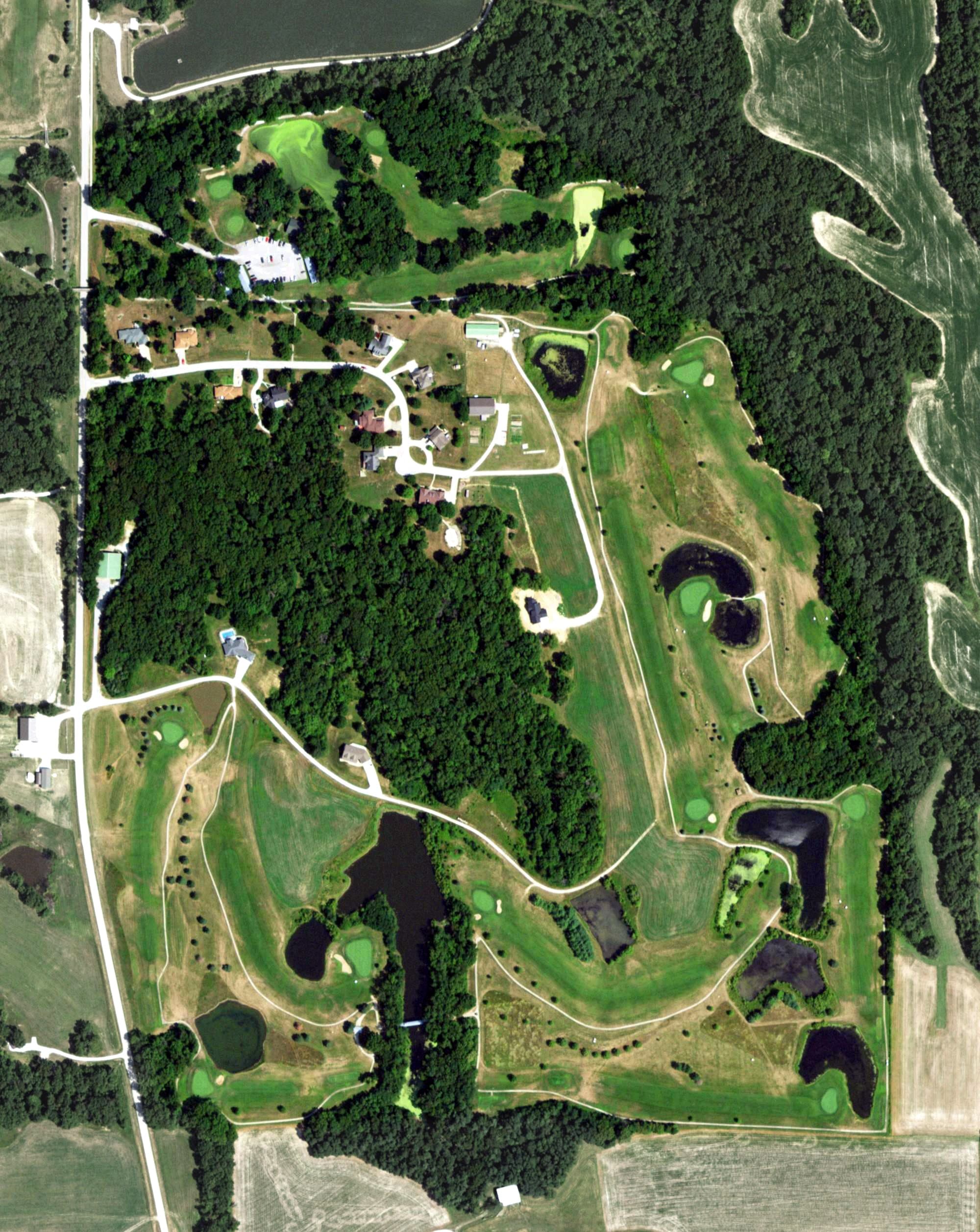 Aerial view of Arrowhead Heights Golf Course, IL, with its hole routing marked