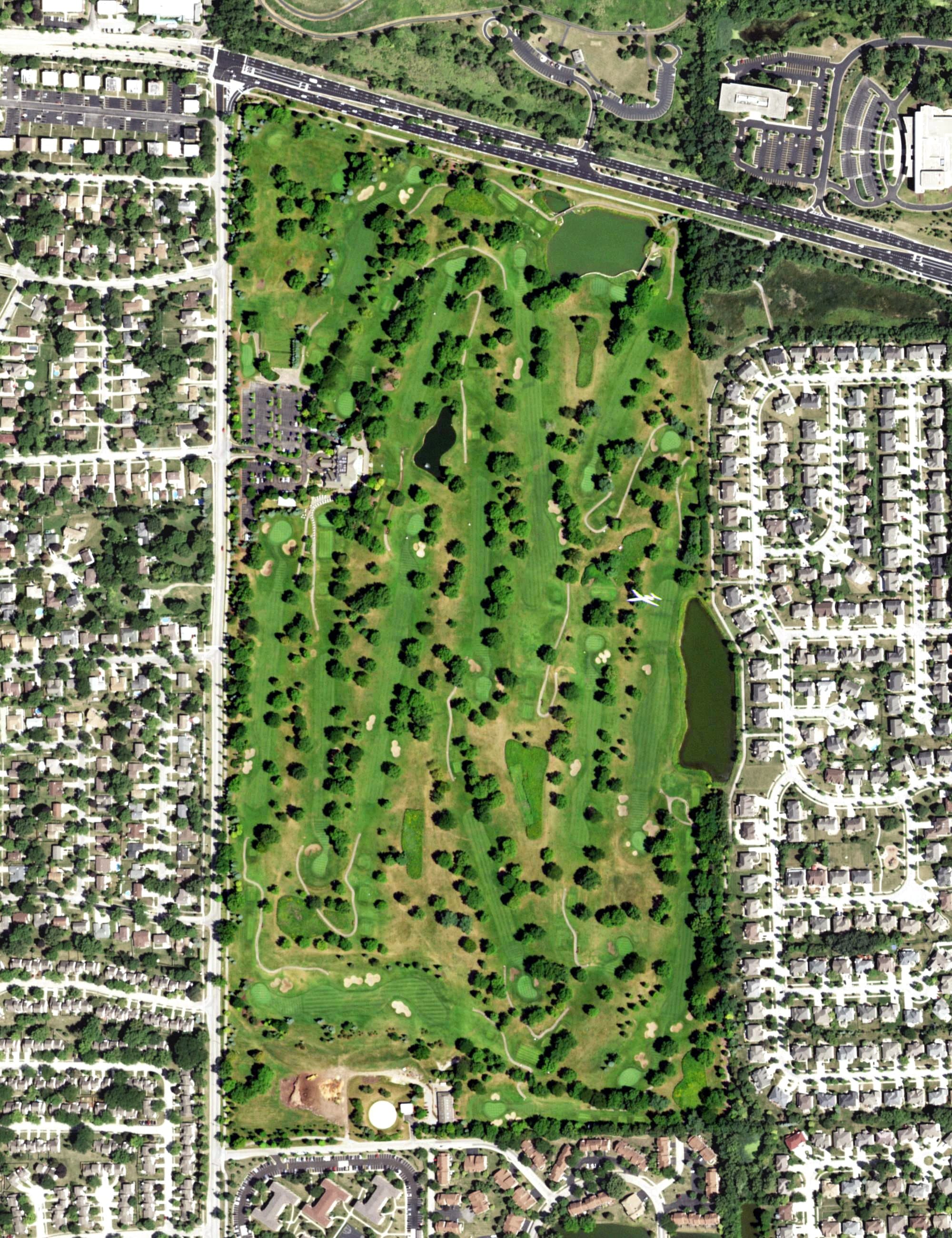 Aerial view of Bloomingdale Golf Club, IL, with its hole routing marked