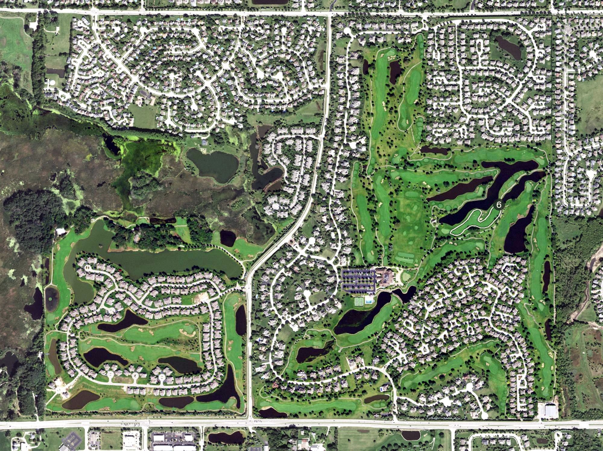 Aerial view of Boulder Ridge Country Club, IL, with its hole routing marked