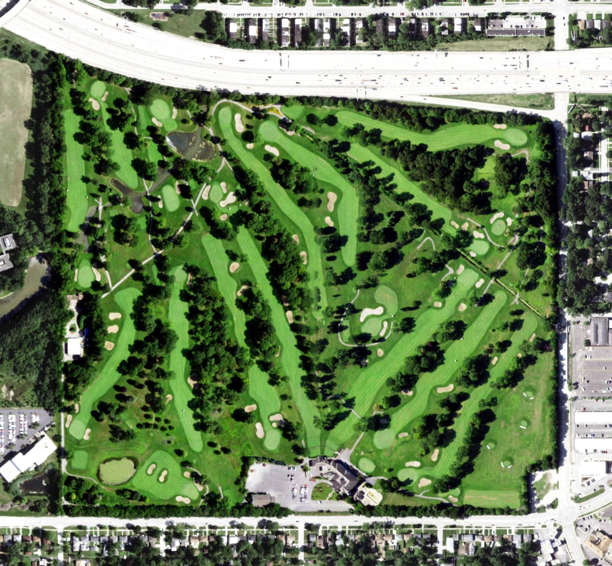 Aerial view of Calumet Country Club, IL, with its hole routing marked