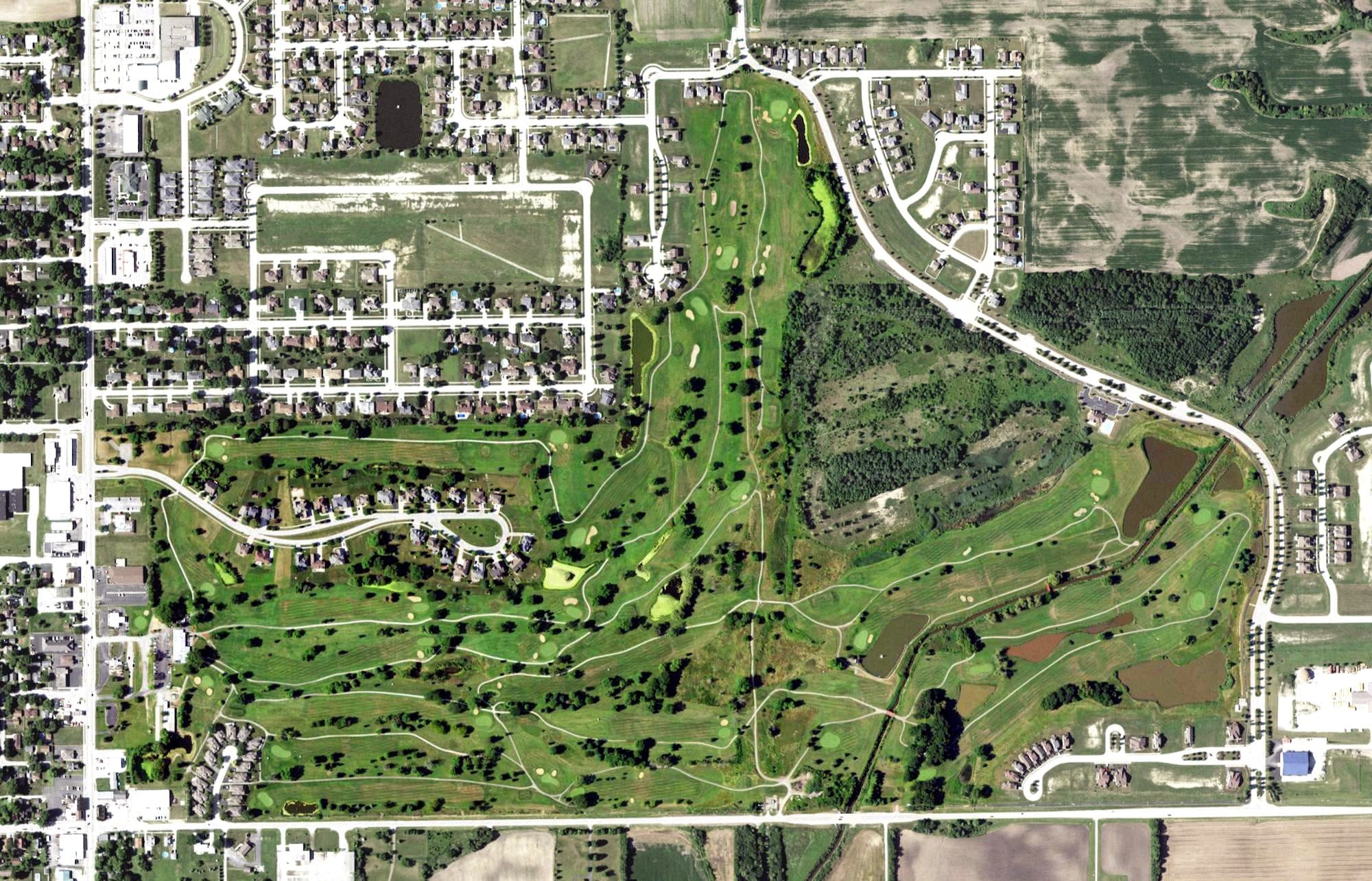 Aerial view of Cardinal Creek Golf Course, IL, with its hole routing marked