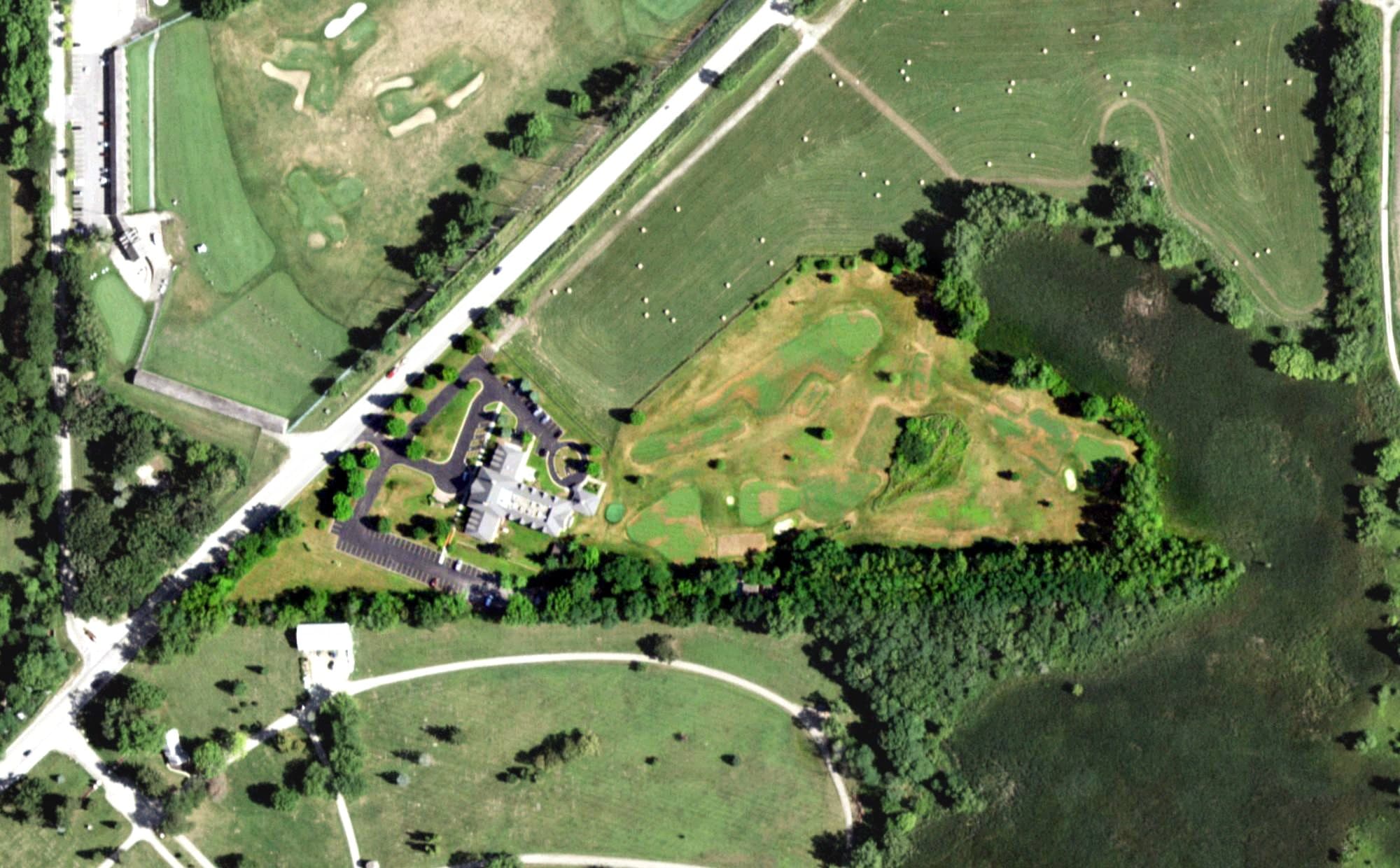 Aerial view of Chicago Golf Association, IL, with its hole routing marked