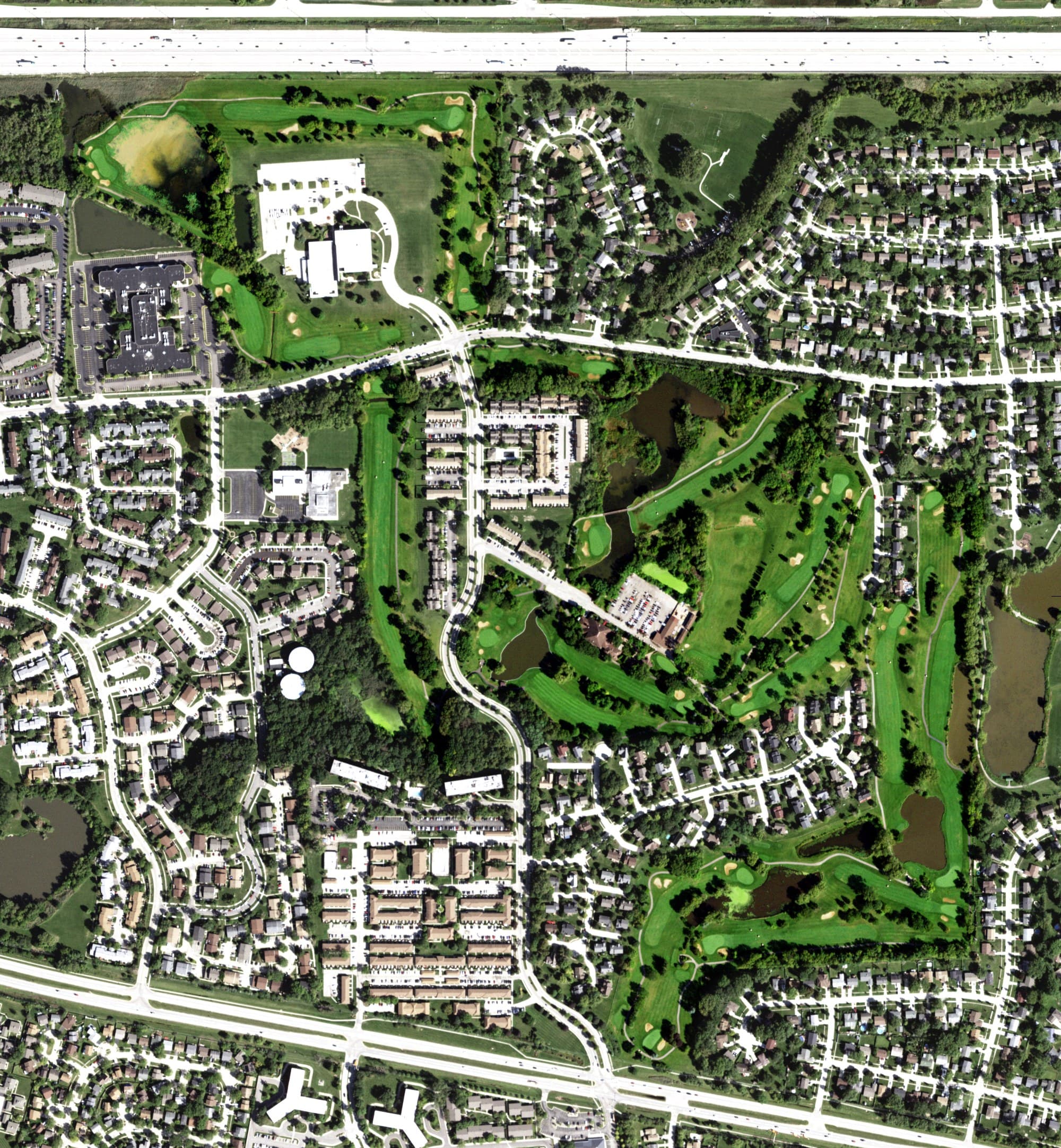 Aerial view of Hilldale Golf Club, IL, with its hole routing marked