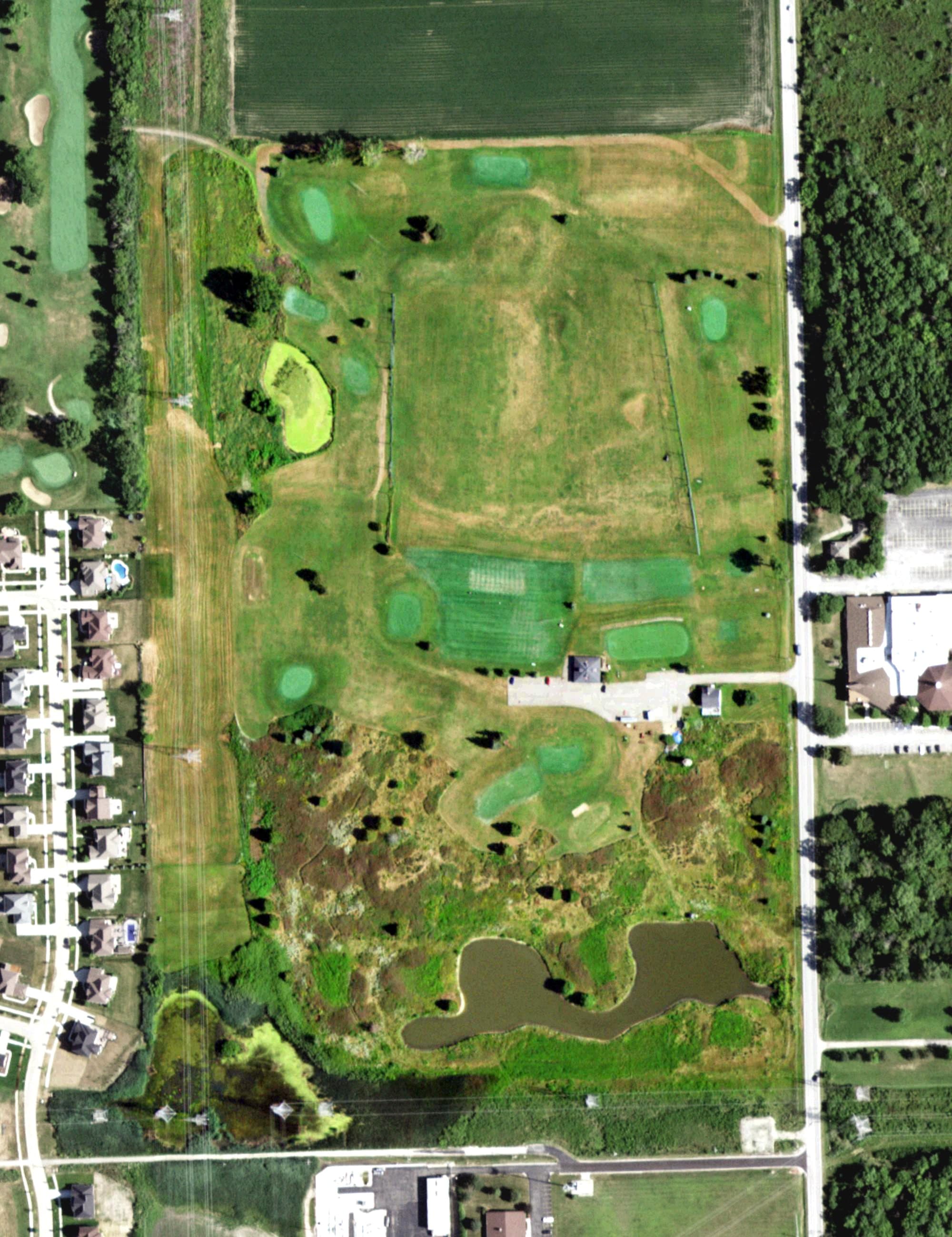 Aerial view of Mid Iron Golf Club, IL, with its hole routing marked