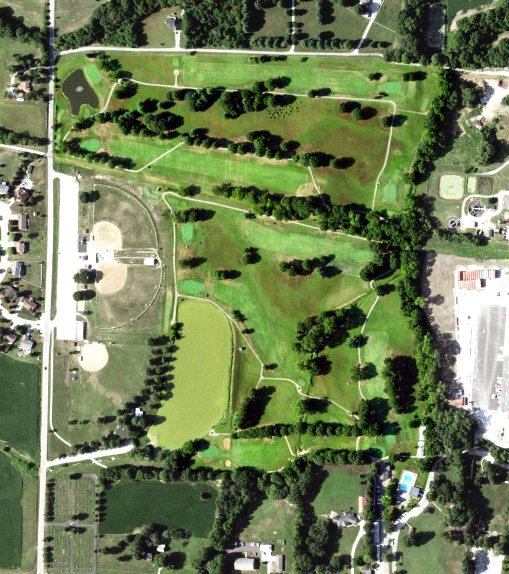 Aerial view of North County Country Club, IL, with its hole routing marked
